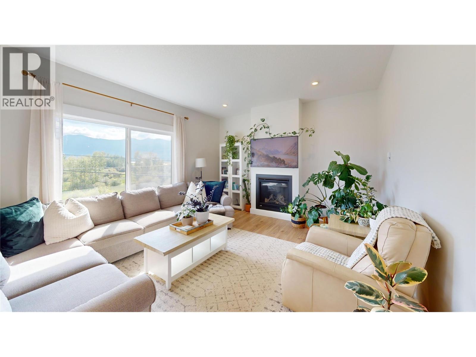 825 Selkirk Drive Property Photo 15