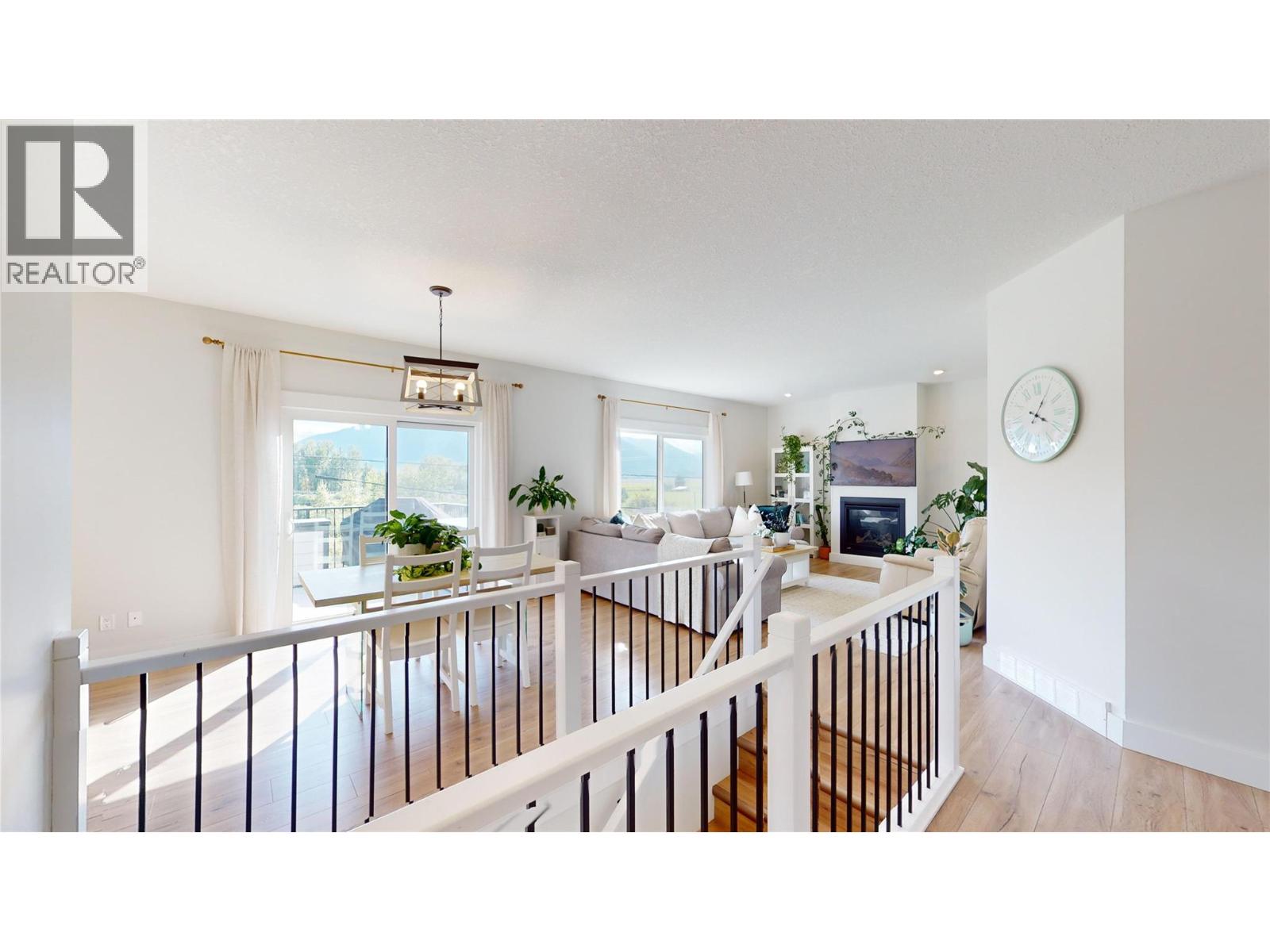 825 Selkirk Drive Property Photo 16