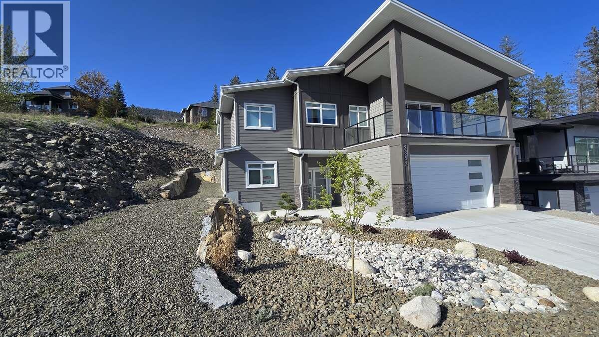 2852 Canyon Crest Drive Property Photo 2