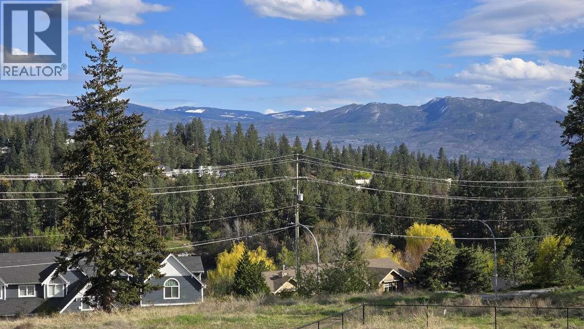 2852 Canyon Crest Drive Property Photo 7