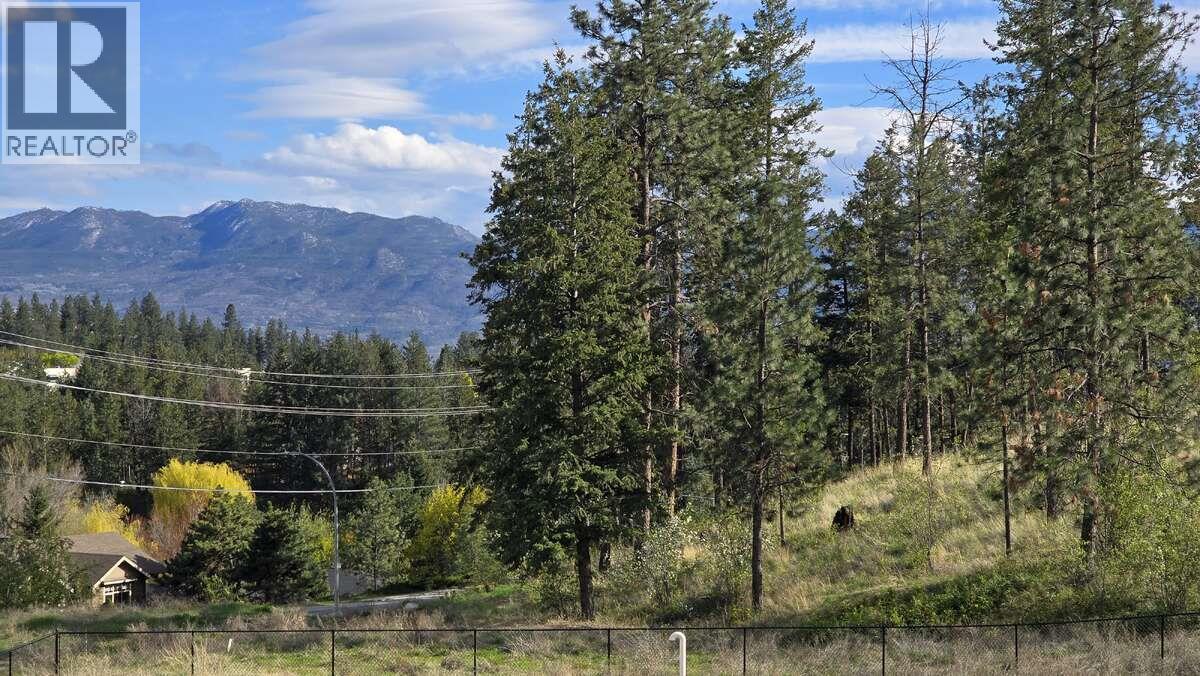 2852 Canyon Crest Drive Property Photo 8