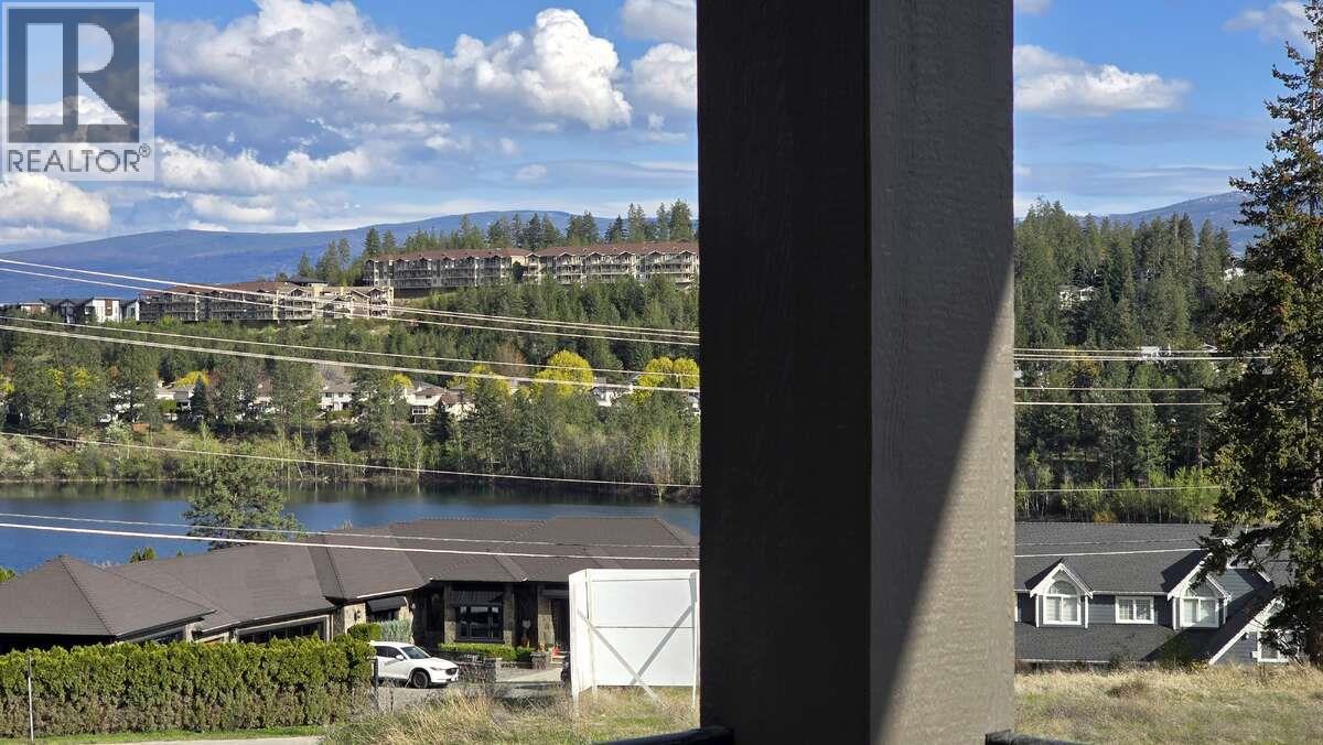 2852 Canyon Crest Drive Property Photo 9