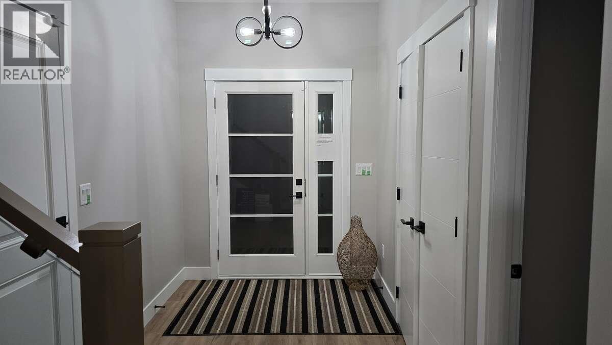 2852 Canyon Crest Drive Property Photo 11