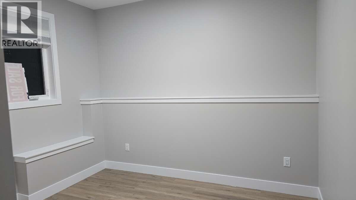 2852 Canyon Crest Drive Property Photo 12