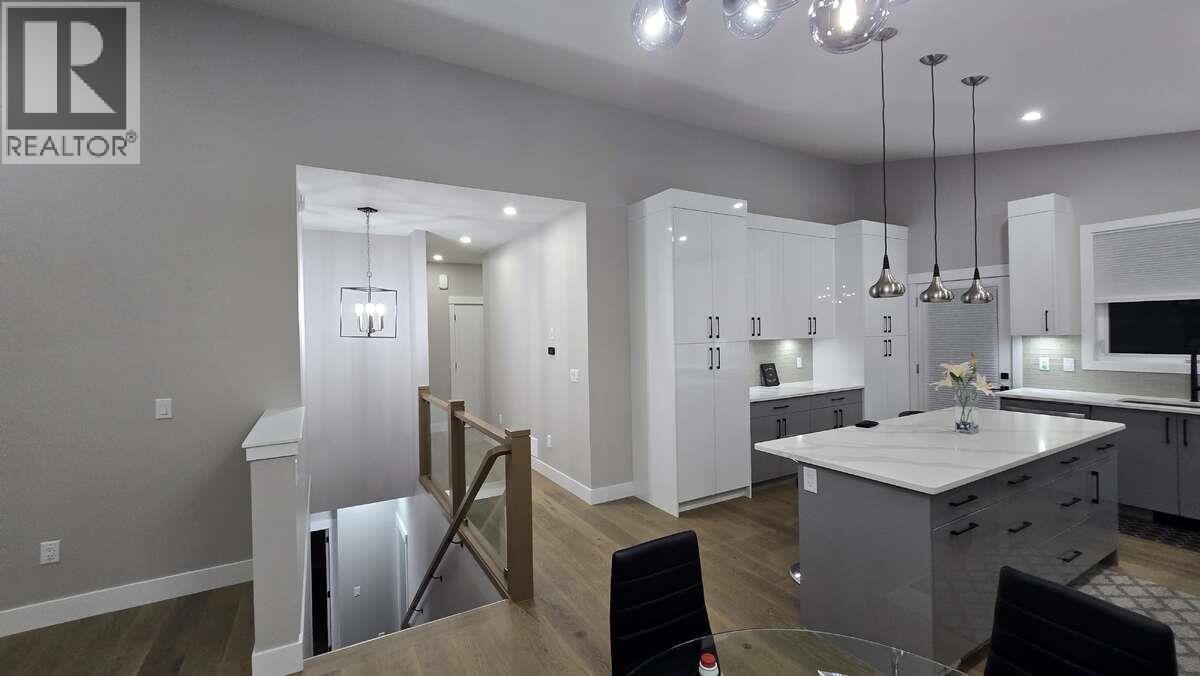 2852 Canyon Crest Drive Property Photo 15