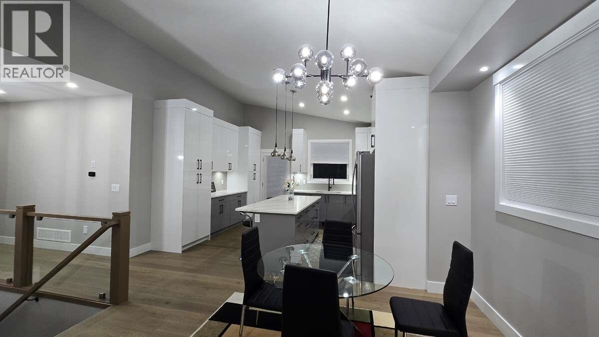 2852 Canyon Crest Drive Property Photo 17