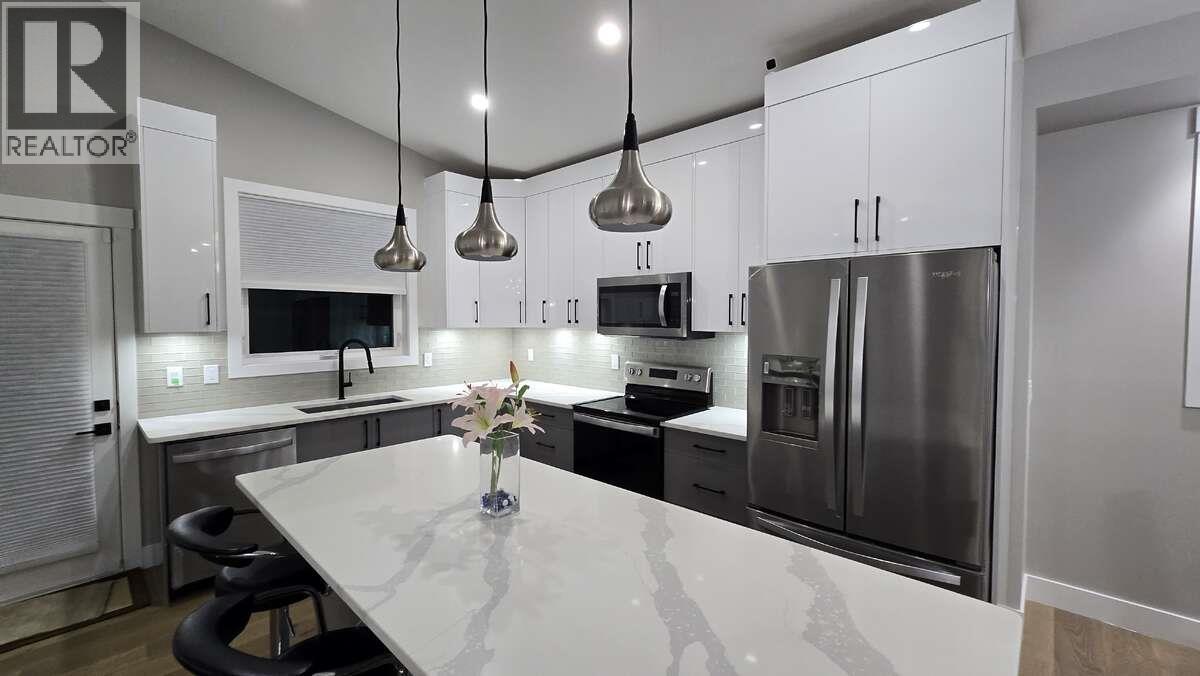 2852 Canyon Crest Drive Property Photo 19