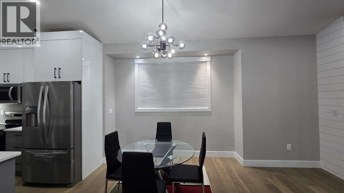 2852 Canyon Crest Drive Property Photo 20