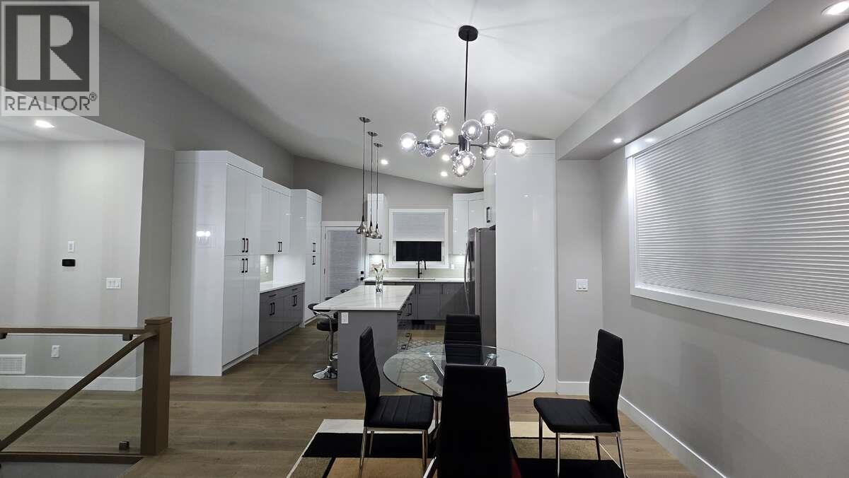 2852 Canyon Crest Drive Property Photo 21