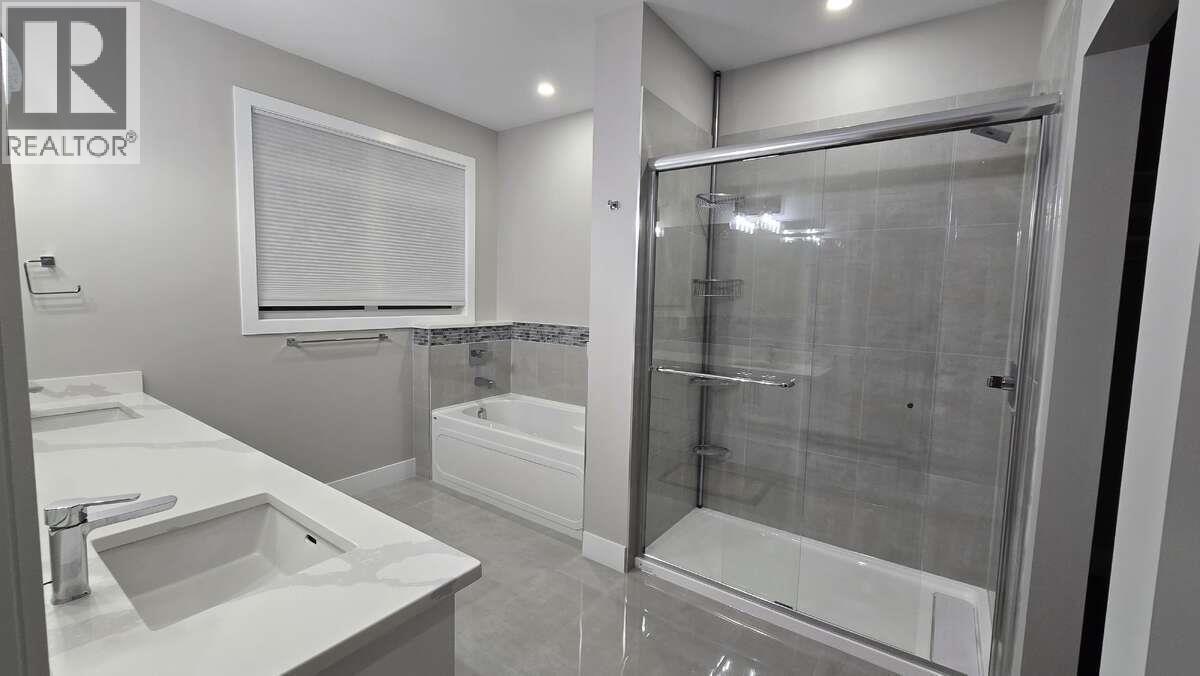 2852 Canyon Crest Drive Property Photo 31
