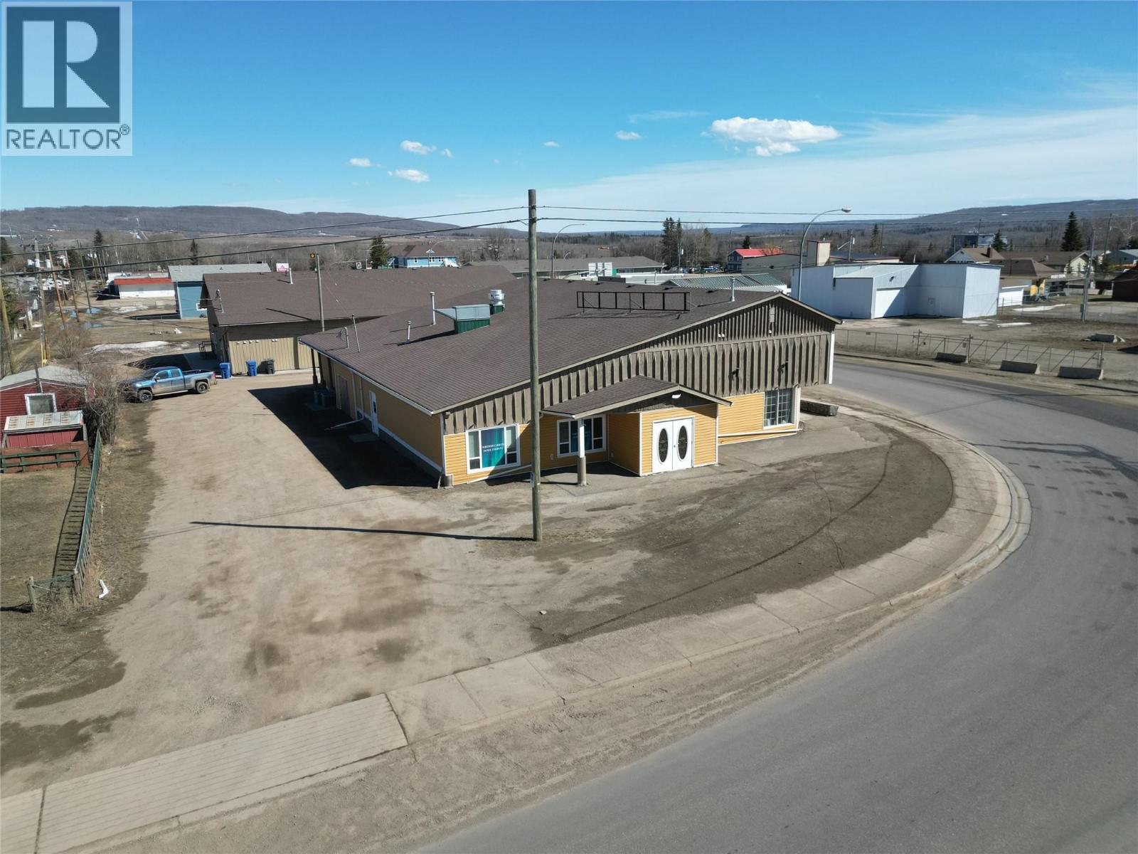 5000 Highway 2 Property Photo 2