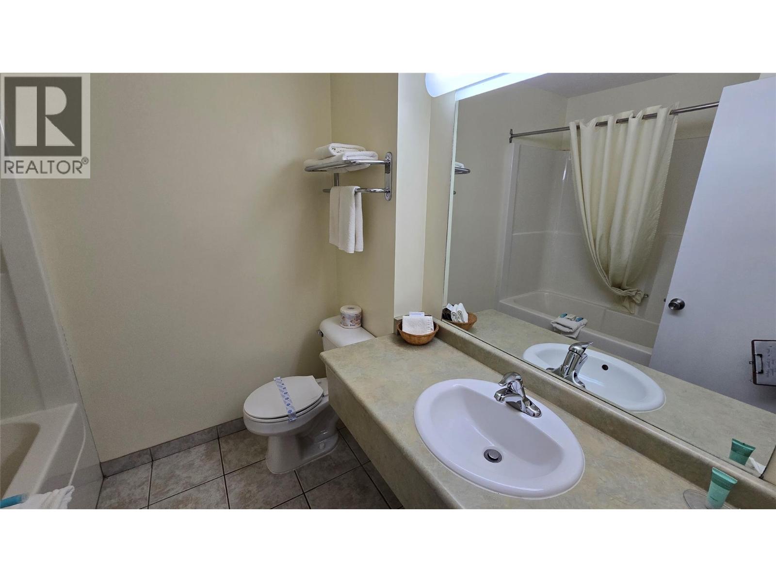 12004 8 Street Property Photo 25