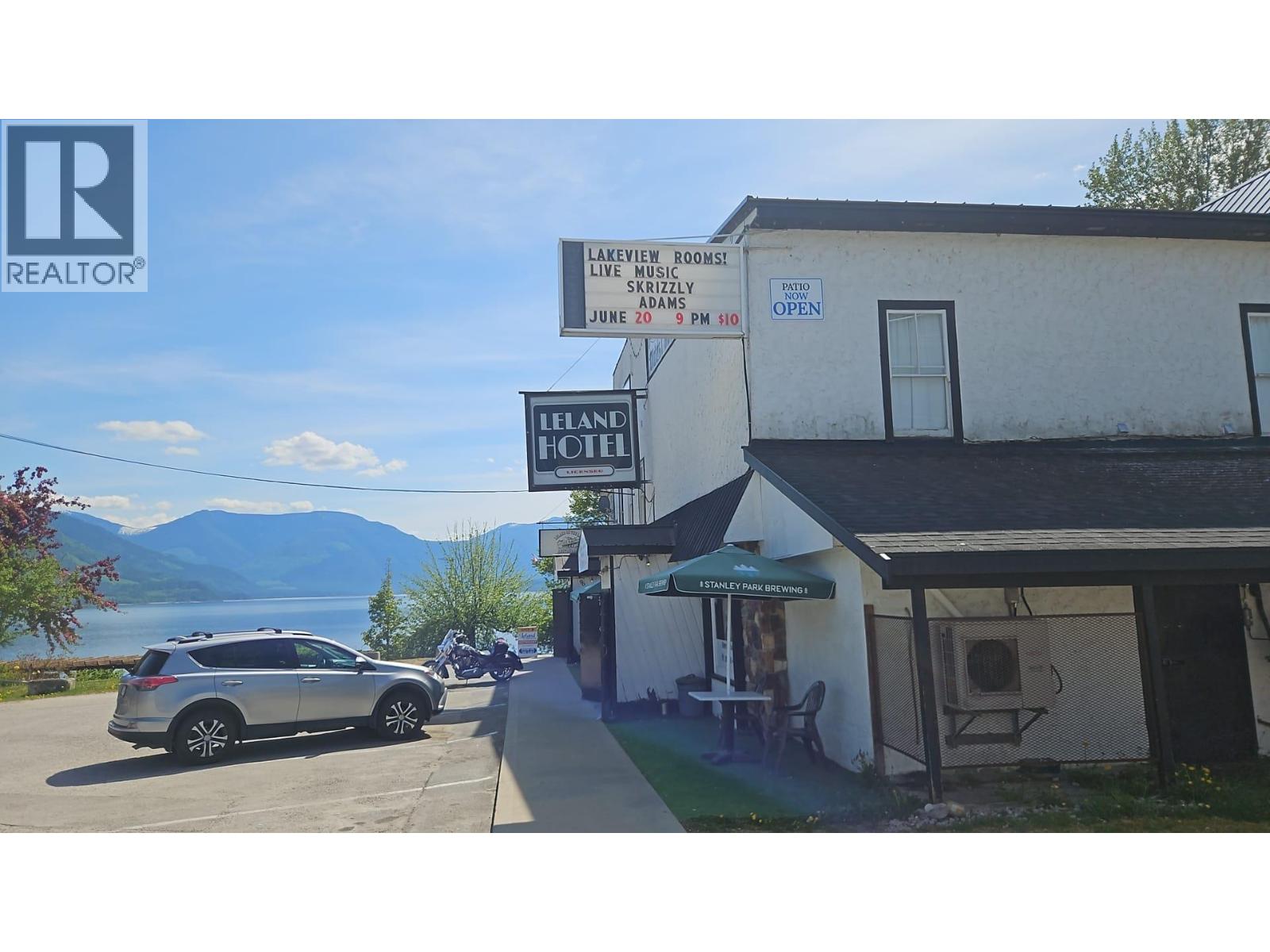 96 4 Avenue SW Property Photo 1