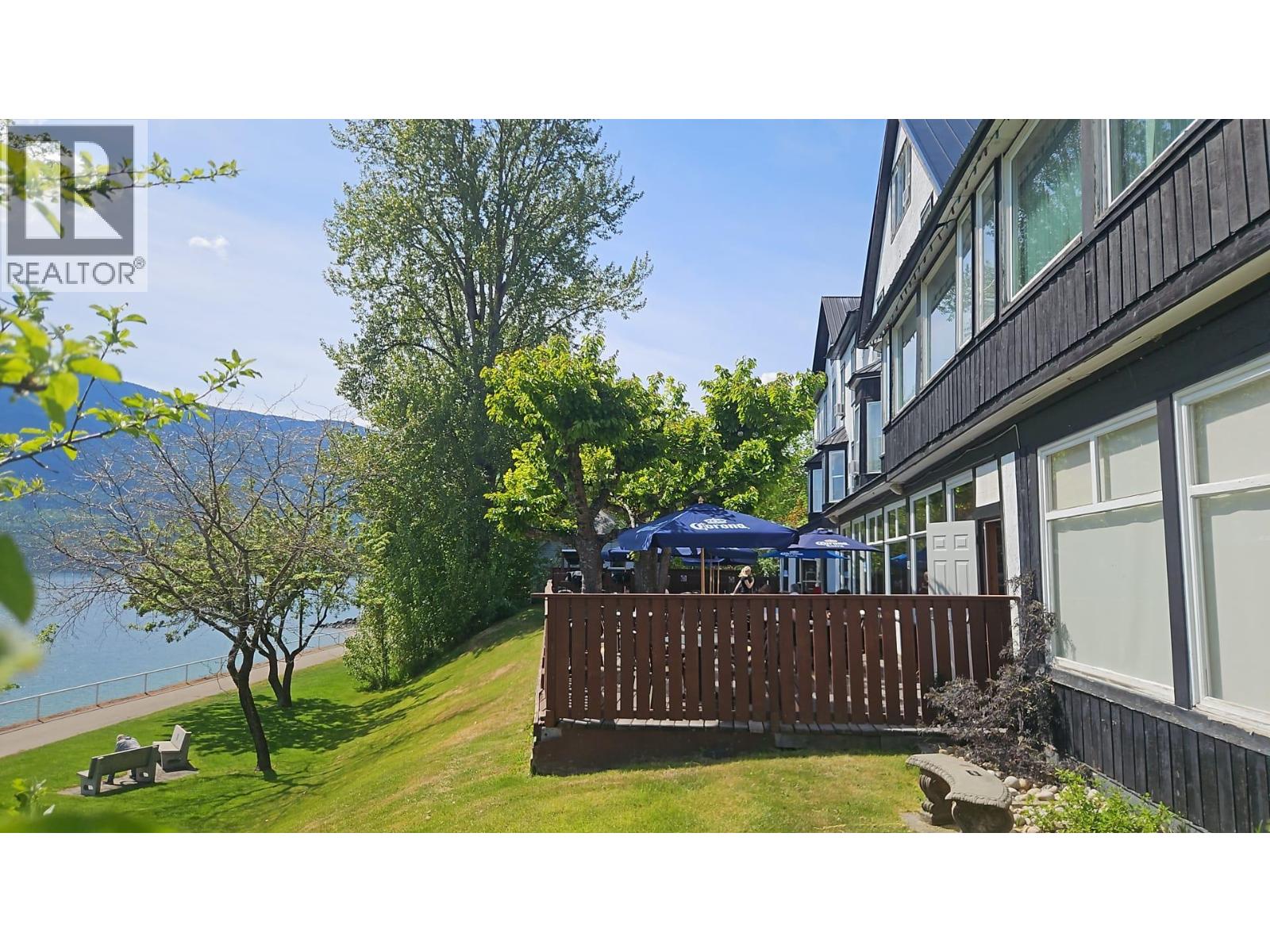 96 4 Avenue Sw Property Photo 2