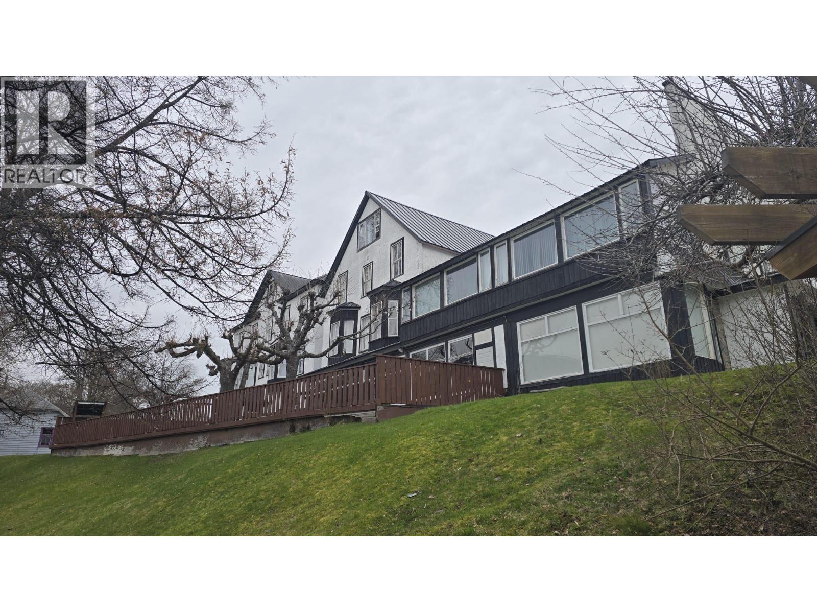 96 4 Avenue Sw Property Photo 6