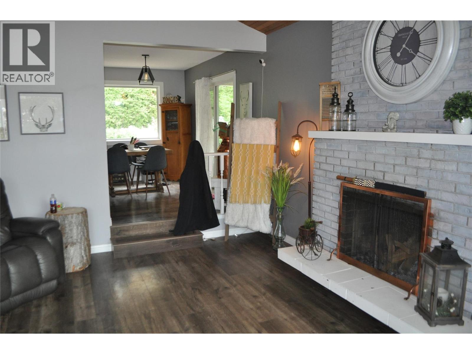 663 Clifton Road Property Photo 14