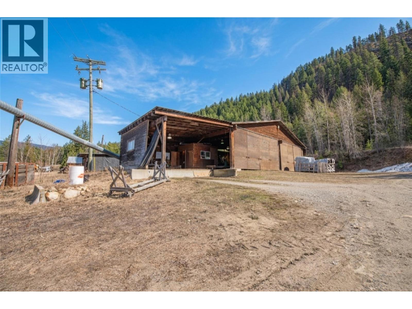 17 Bear Valley Road Property Photo 8