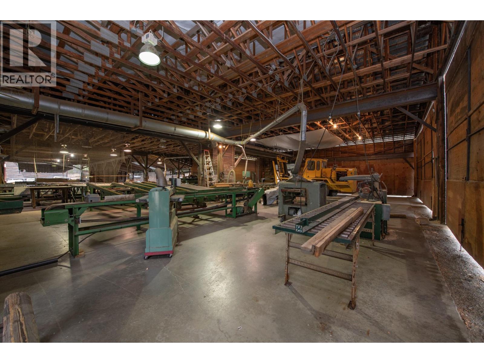 17 Bear Valley Road Property Photo 13