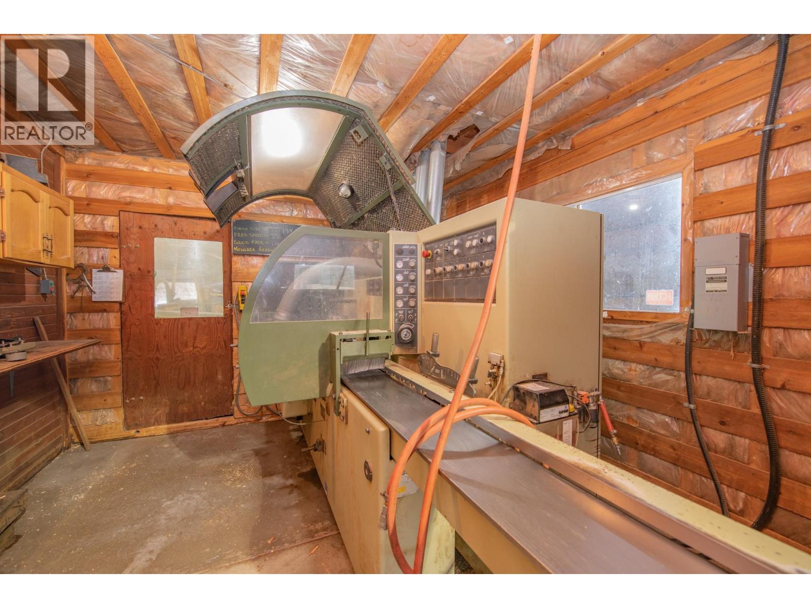 17 Bear Valley Road Property Photo 14