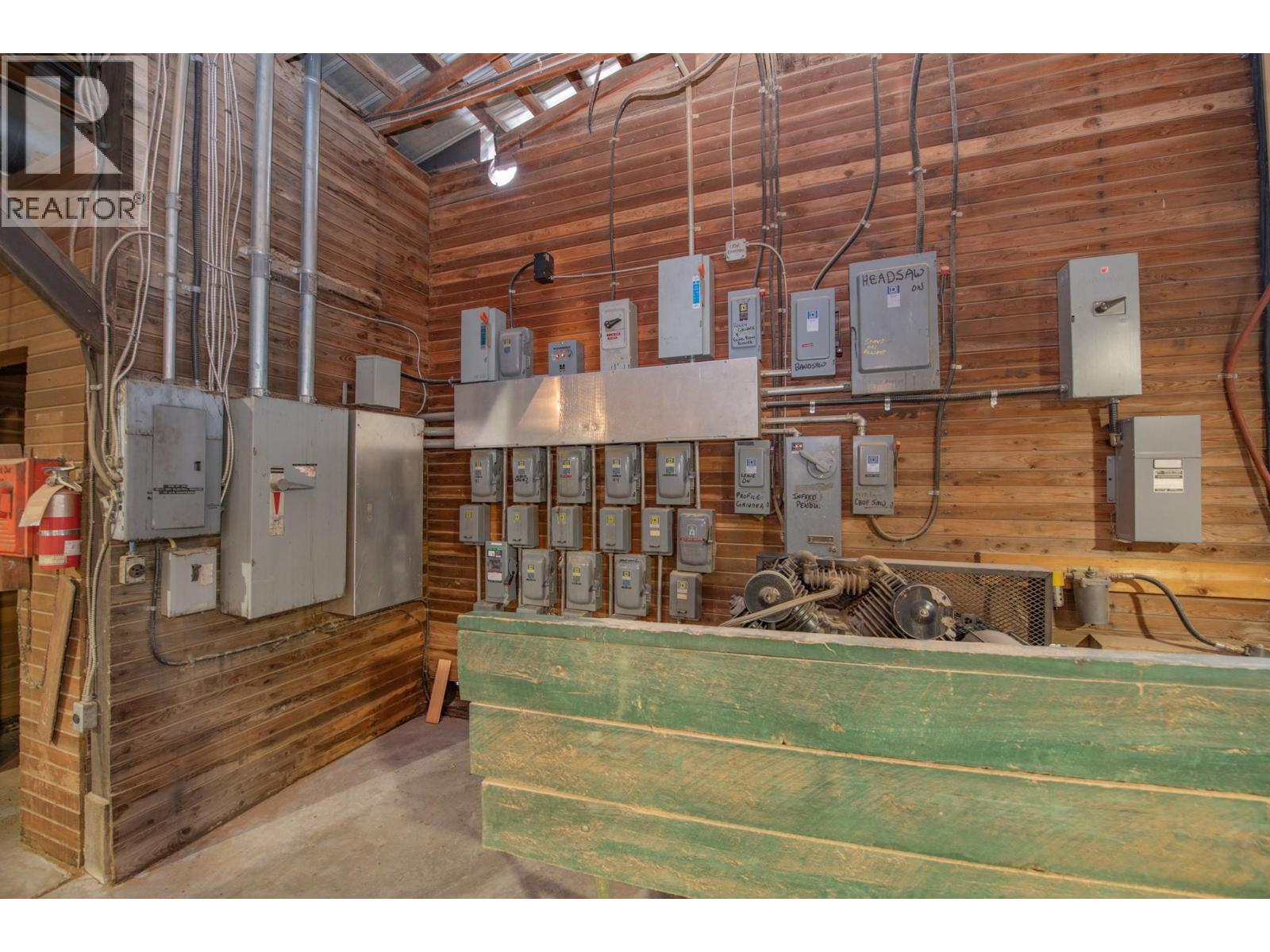 17 Bear Valley Road Property Photo 19