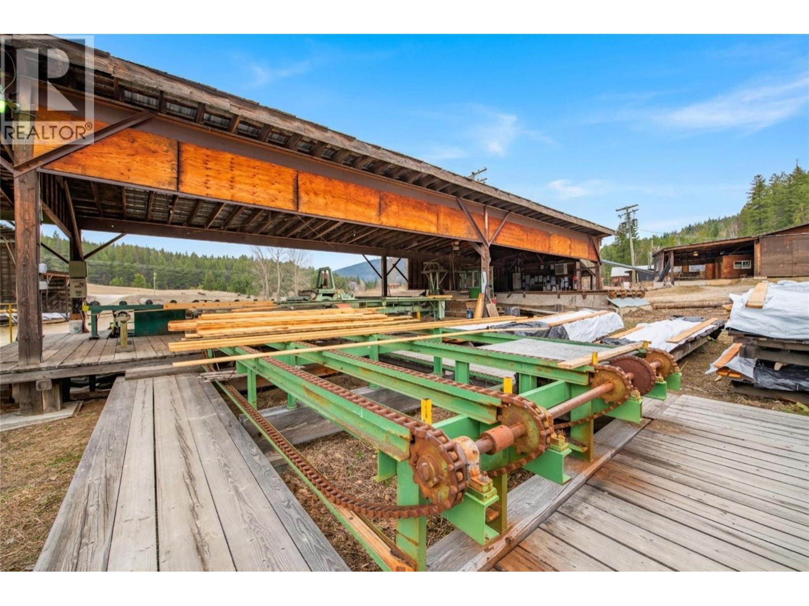 17 Bear Valley Road Property Photo 25