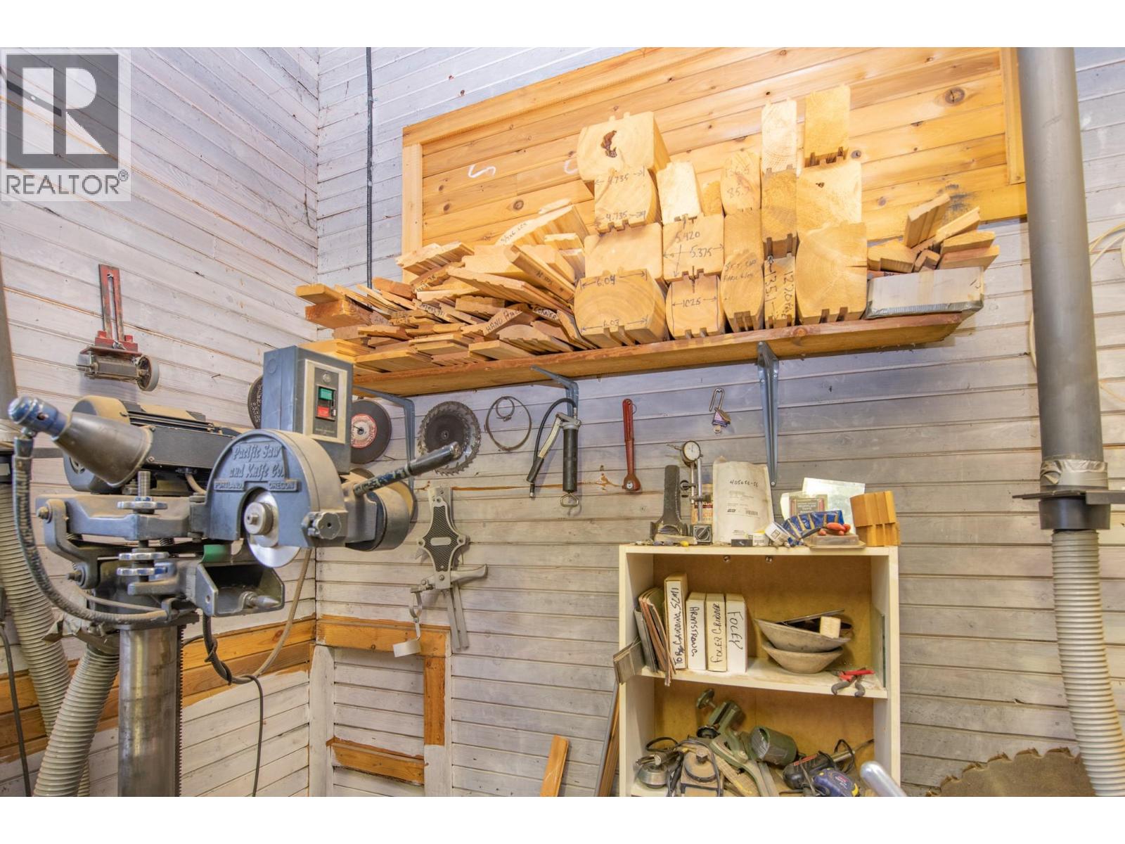 17 Bear Valley Road Property Photo 30