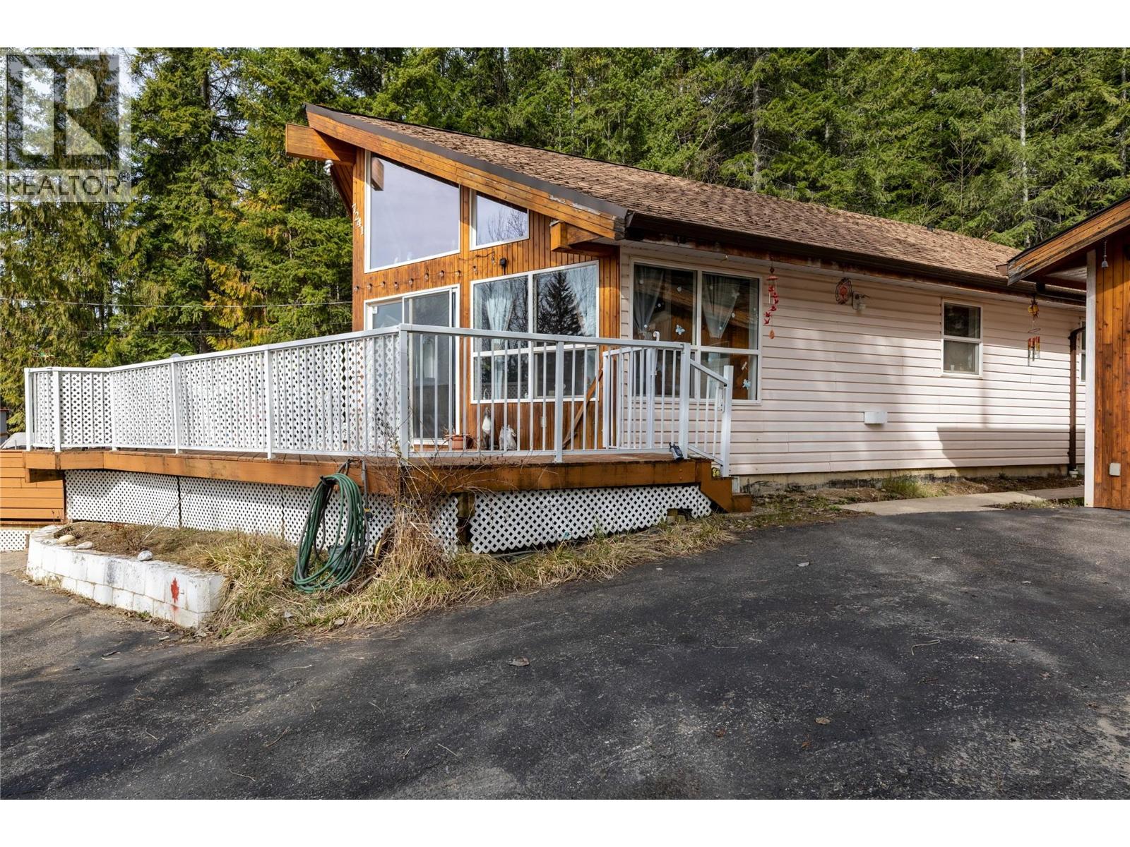 7241 Estate Place Property Photo 1