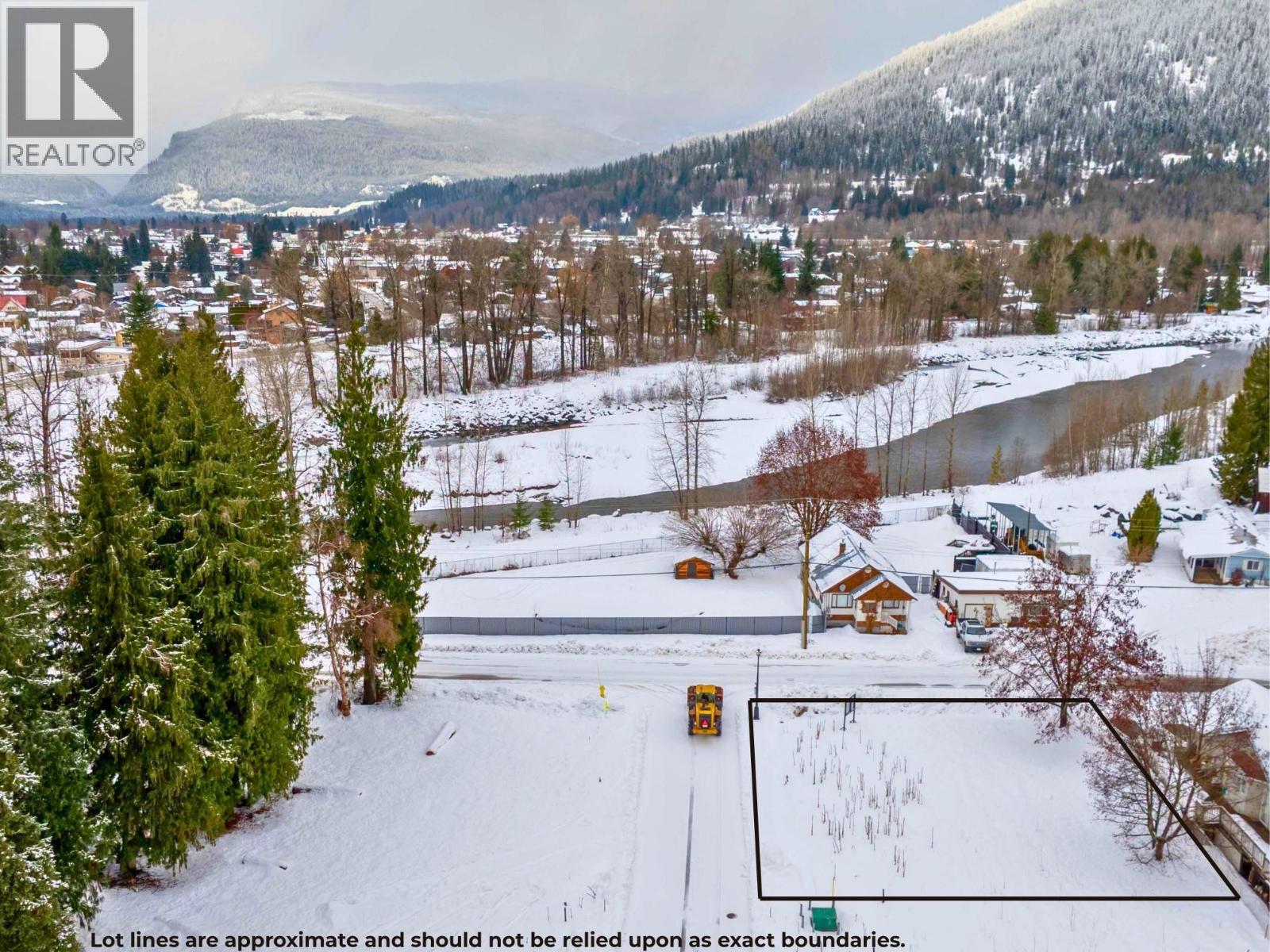 2-1445 Illecillewaet Road Lot# Sl 1 Property Photo 3