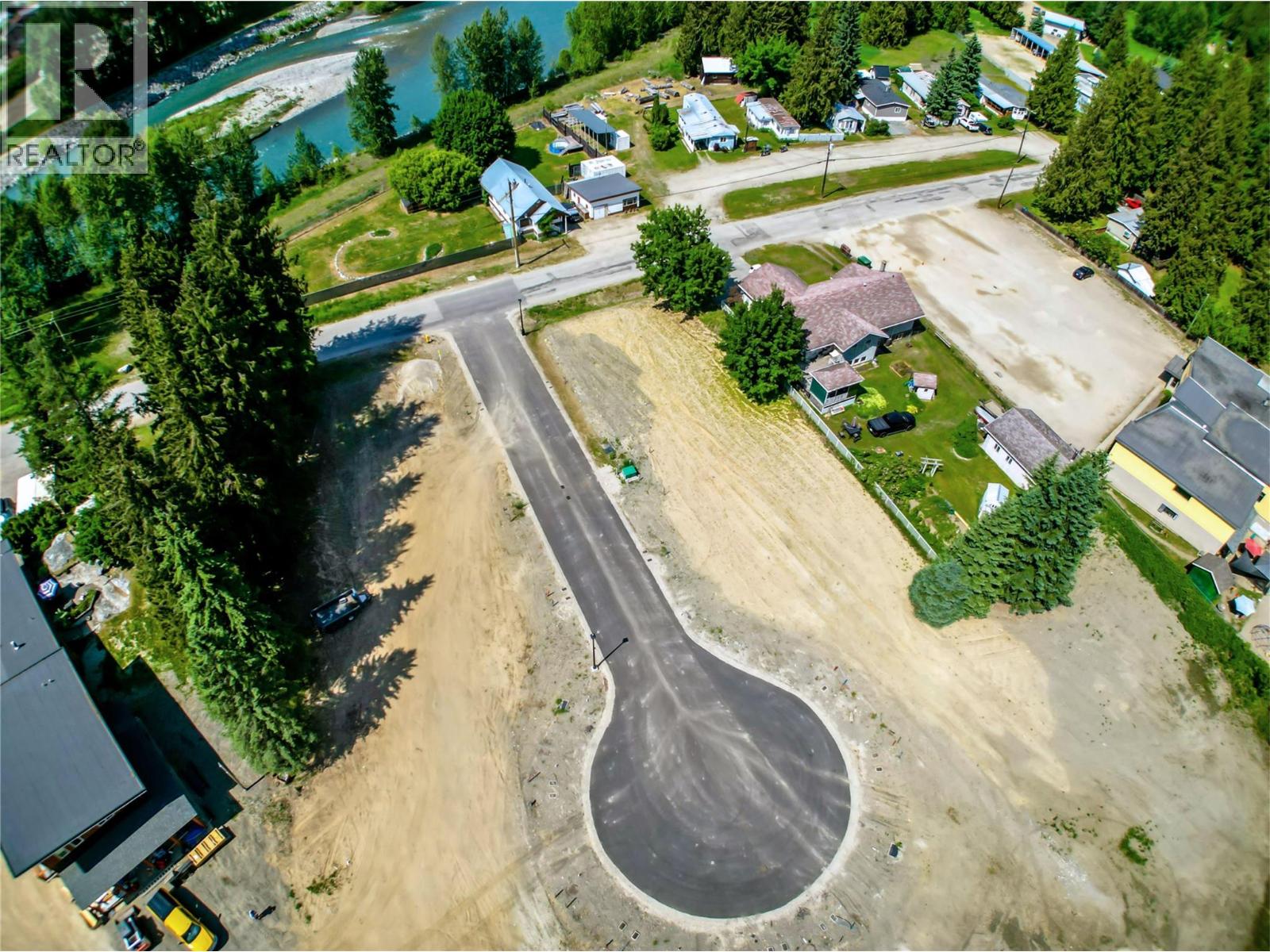 2-1445 Illecillewaet Road Lot# Sl 1 Property Photo 9