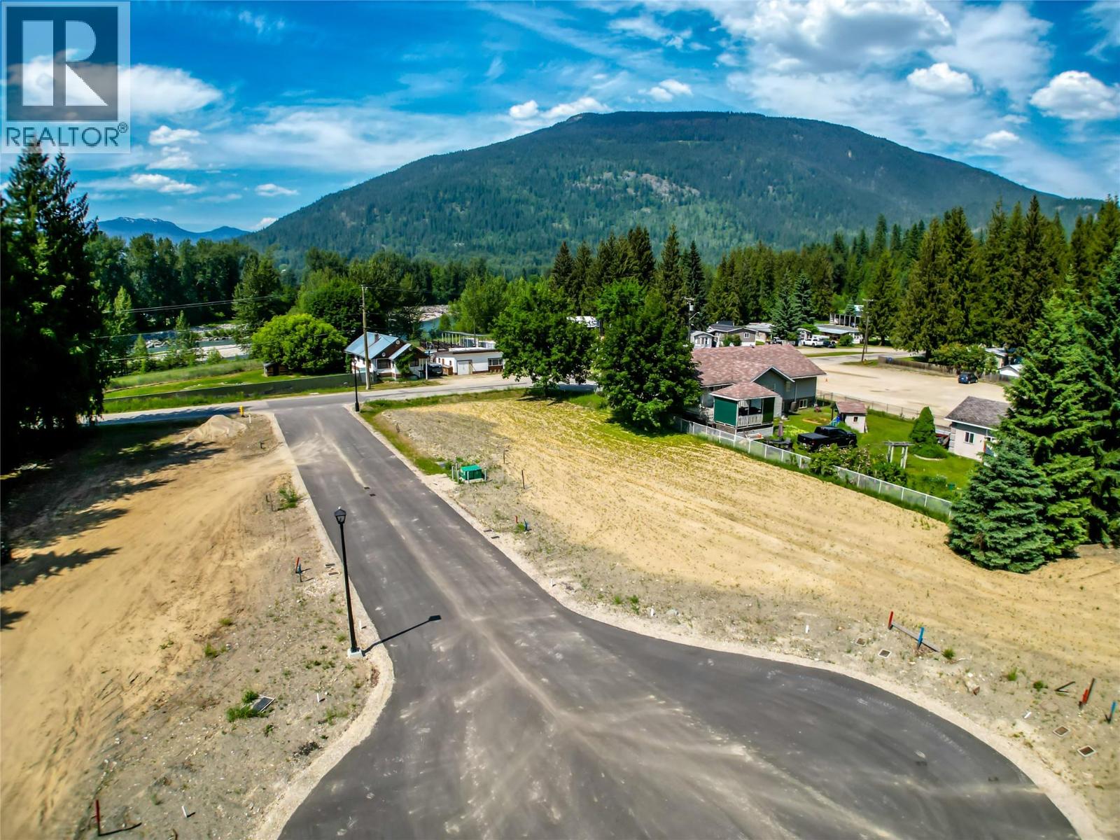 2-1445 Illecillewaet Road Lot# Sl 1 Property Photo 14