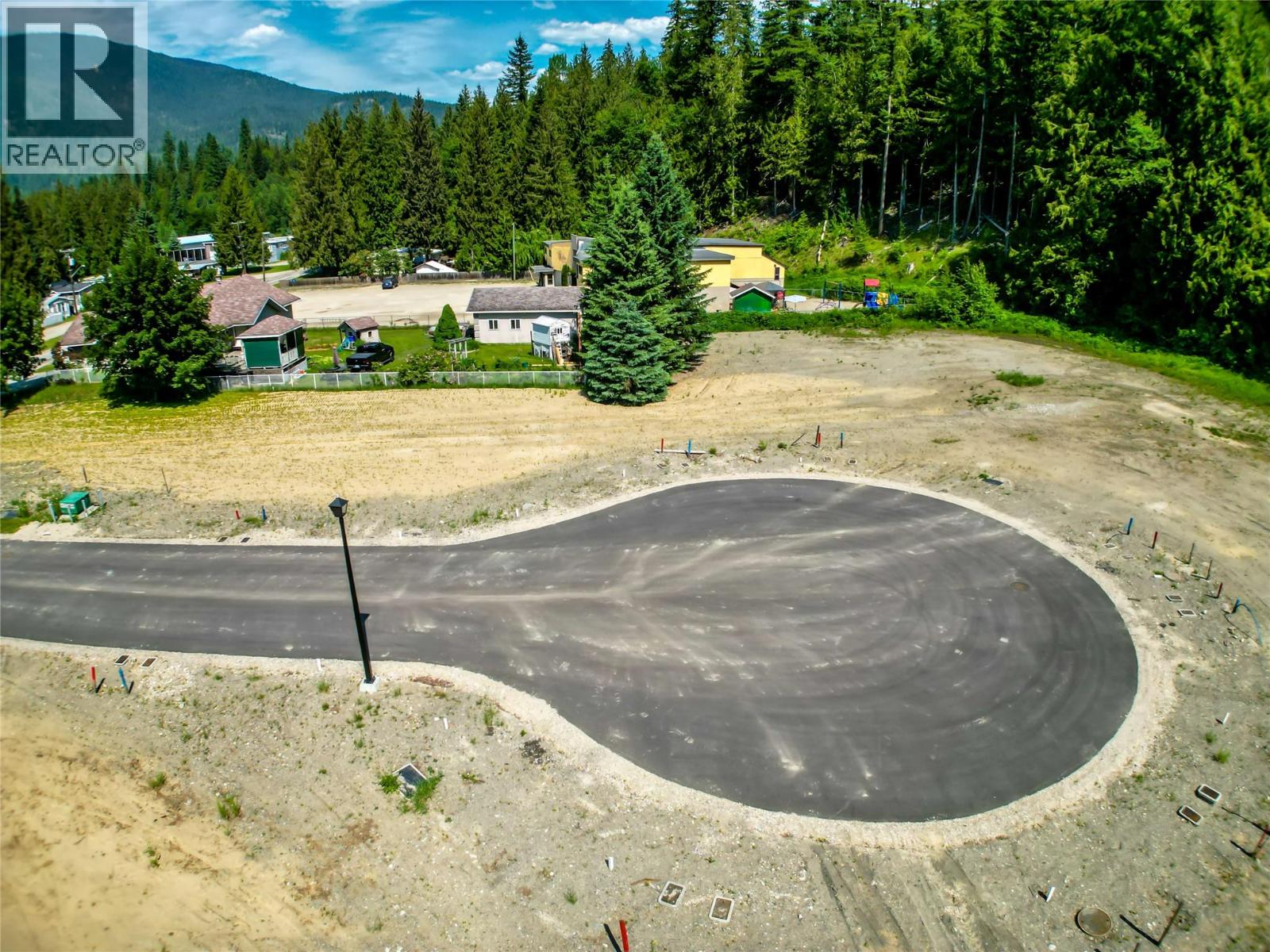 2-1445 Illecillewaet Road Lot# Sl 1 Property Photo 15