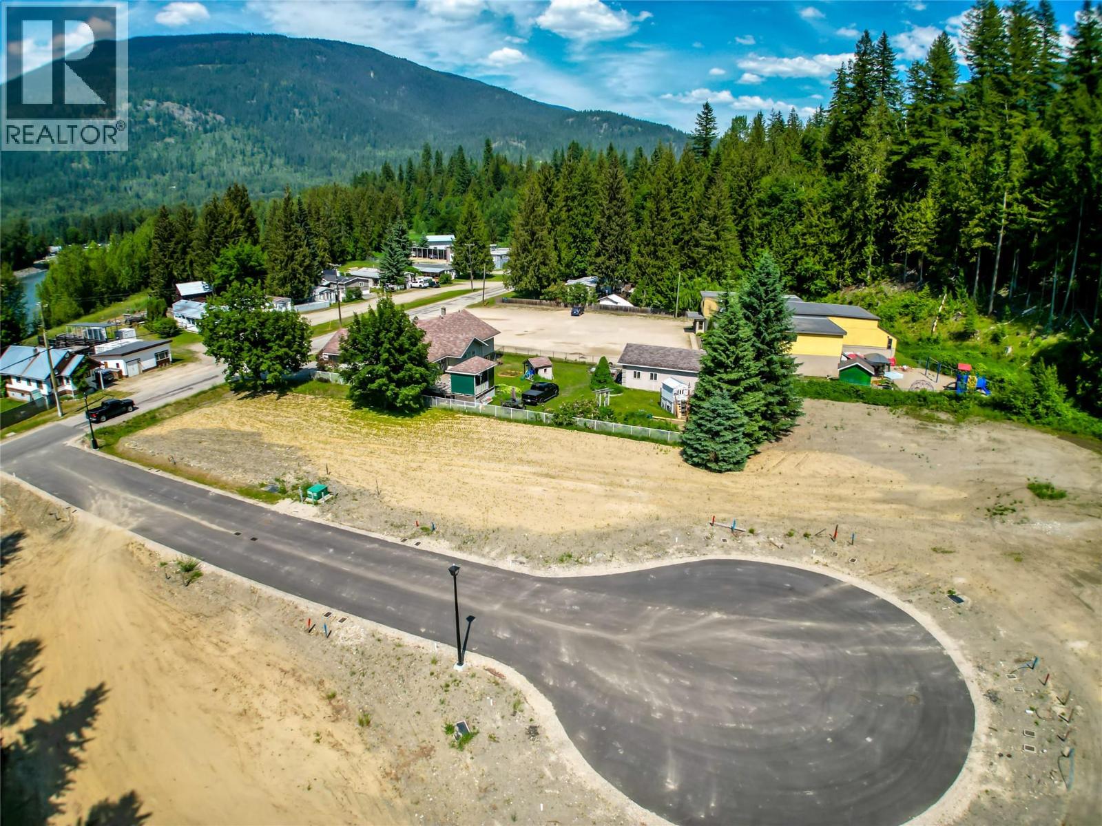 2-1445 Illecillewaet Road Lot# Sl 1 Property Photo 18
