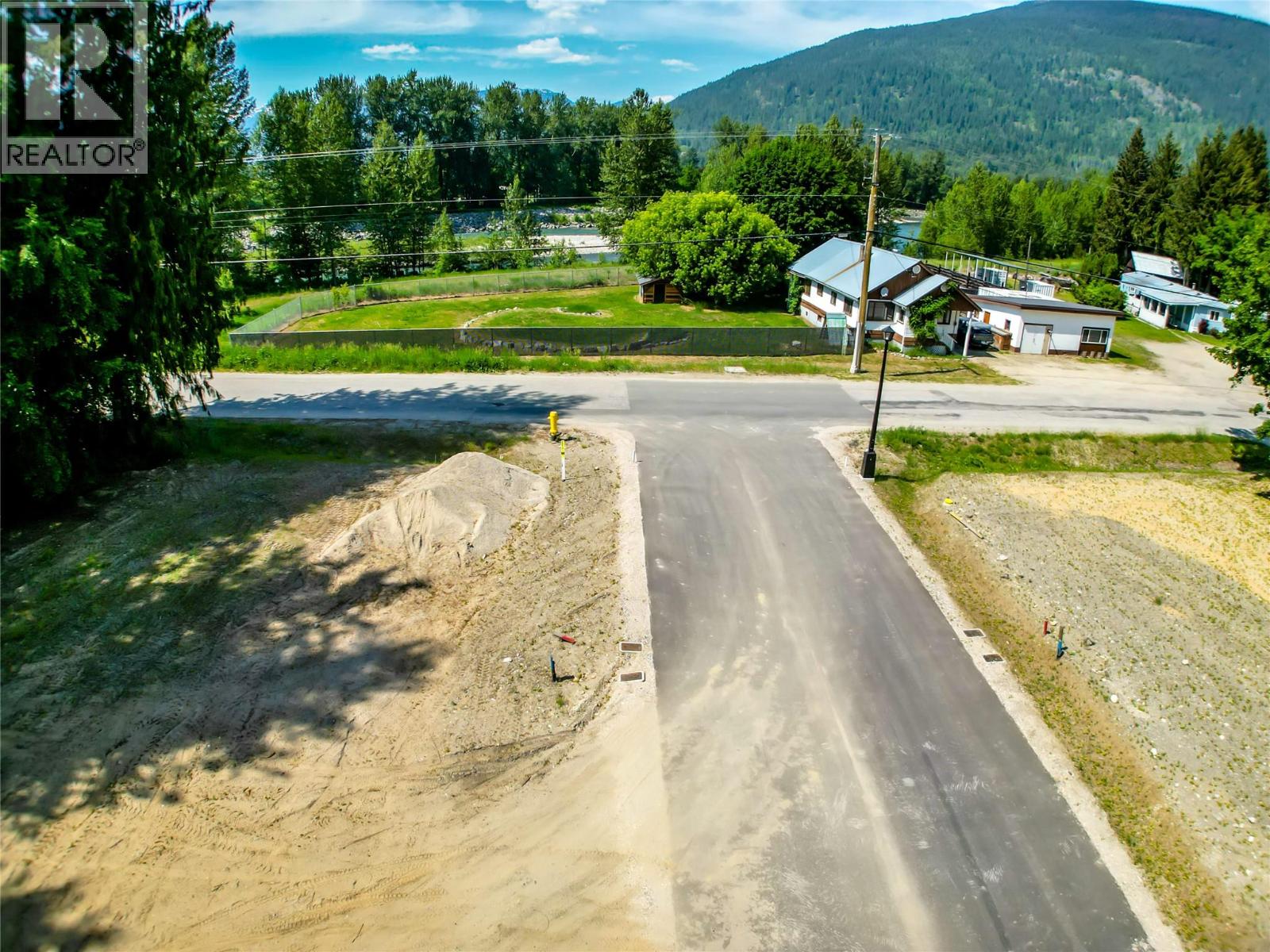 2-1445 Illecillewaet Road Lot# Sl 1 Property Photo 22