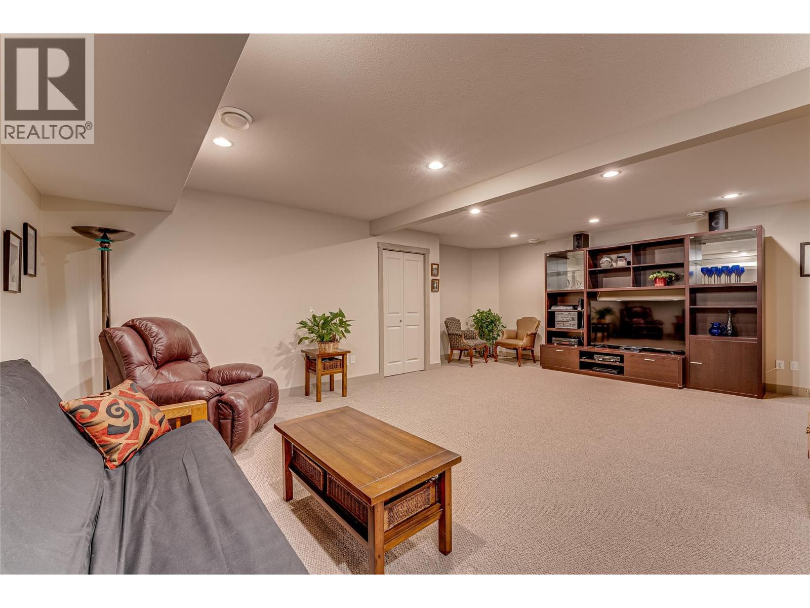 270 Grouse Avenue Property Photo 35