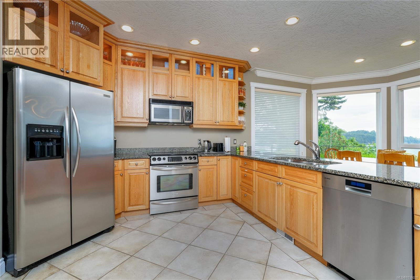 7079 Richview Dr Property Photo 9