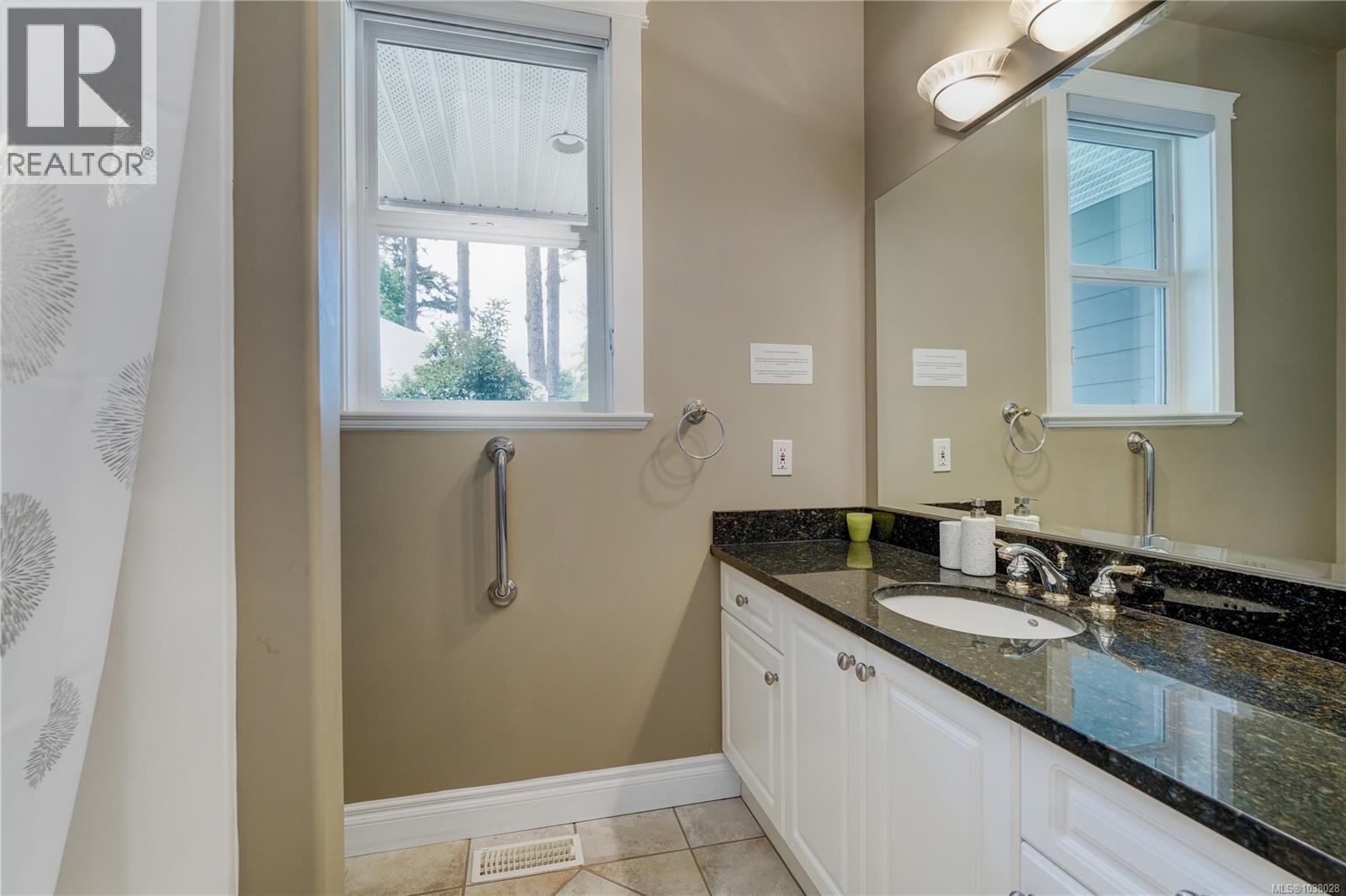 7079 Richview Dr Property Photo 14