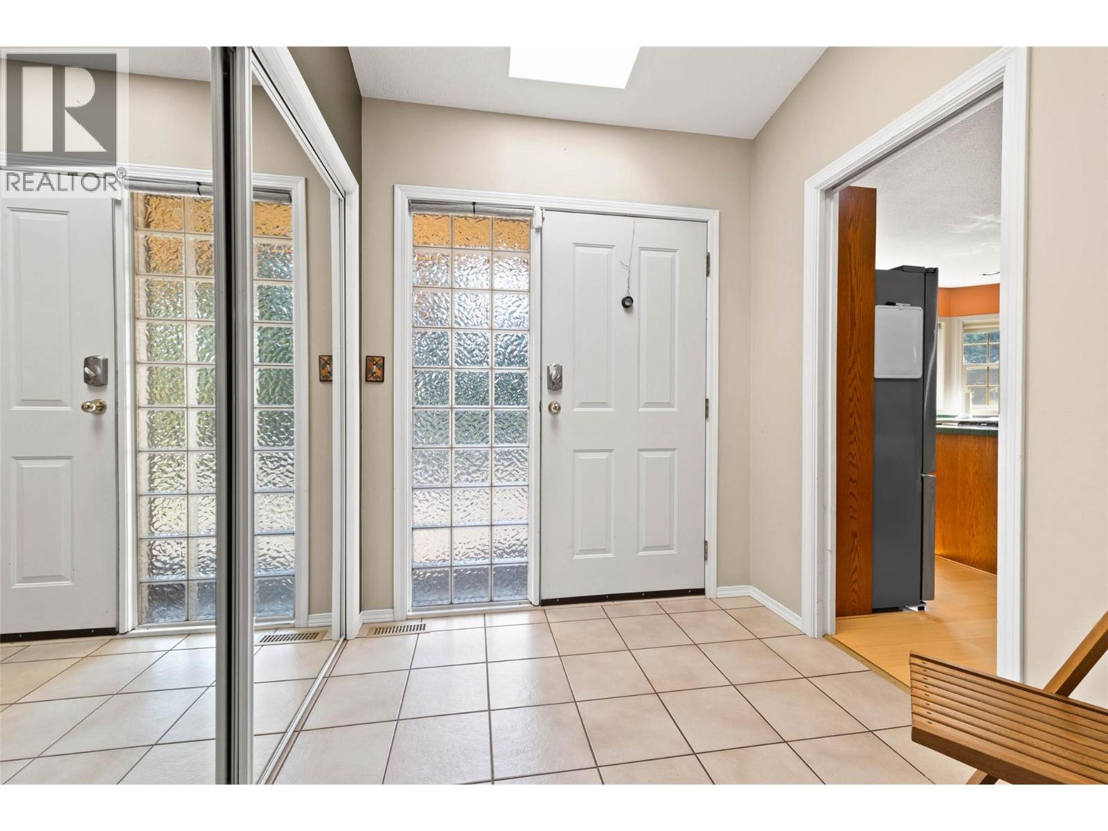 2668 Golf Course Drive Property Photo 2