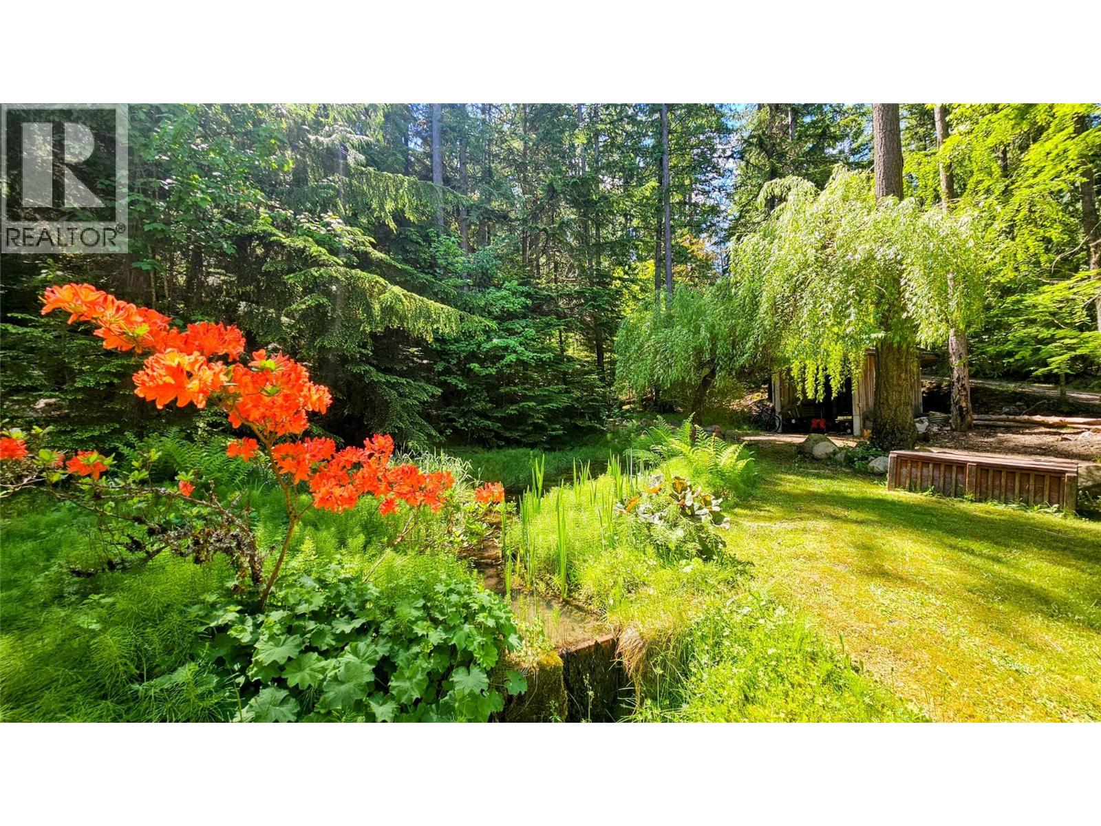 8496 B Procter Road E Property Photo 3