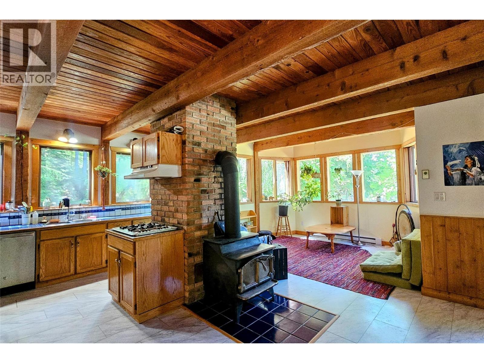 8496 B Procter Road E Property Photo 6