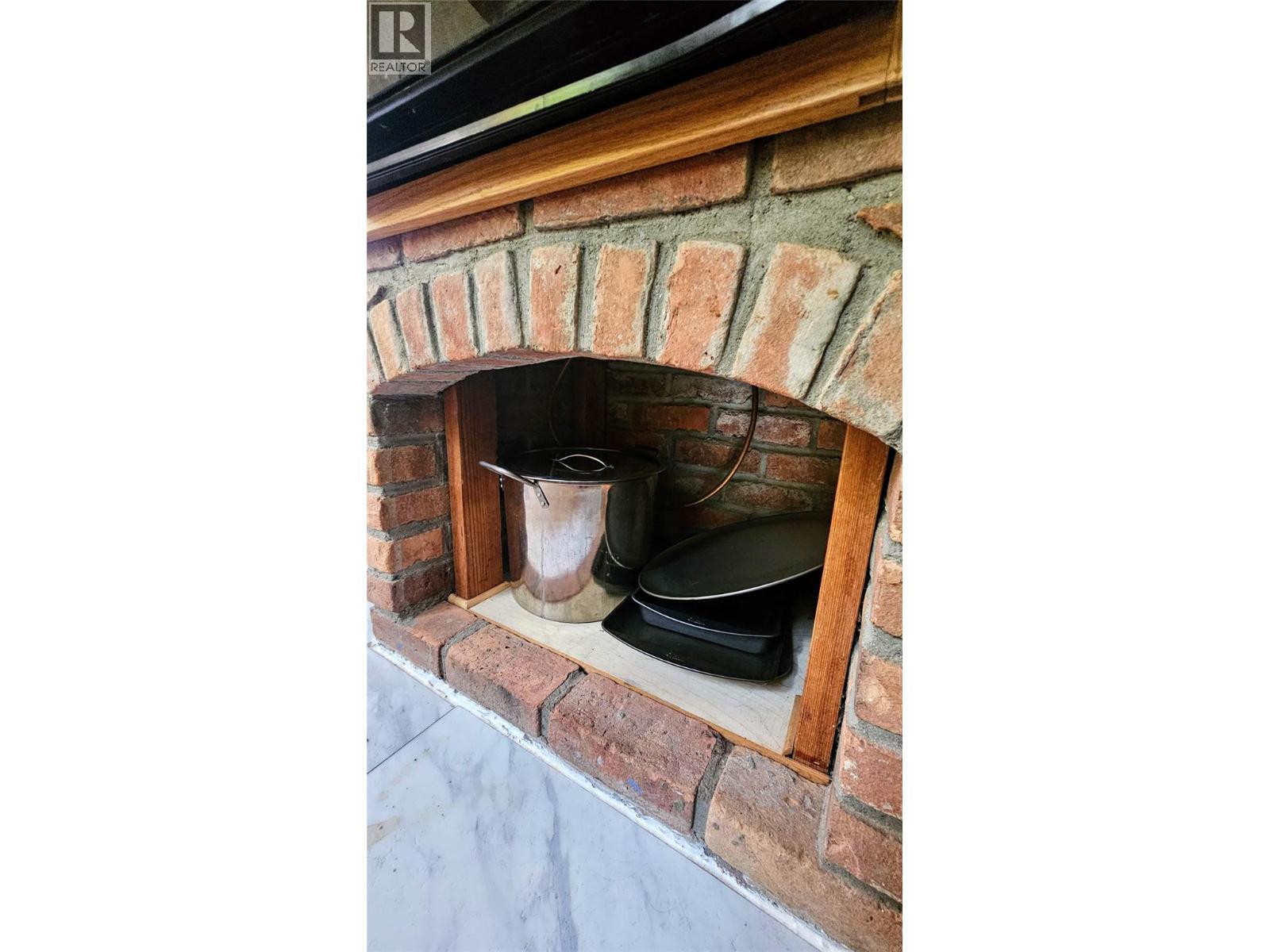 8496 B Procter Road E Property Photo 8