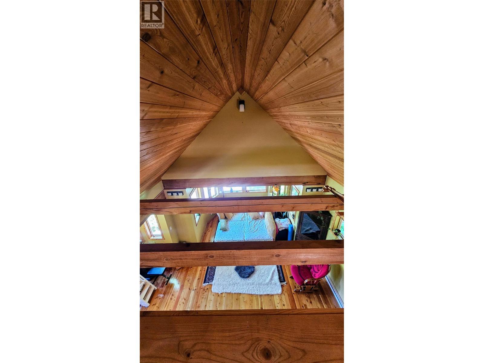 8496 B Procter Road E Property Photo 13