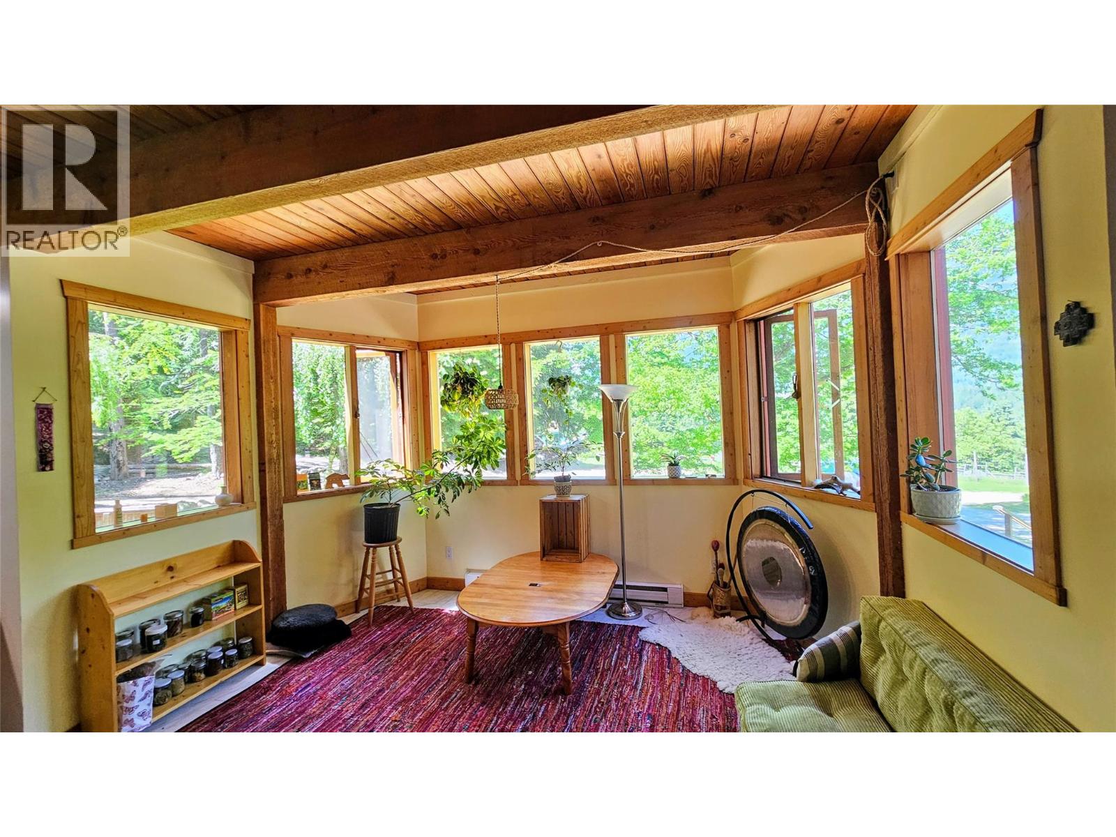 8496 B Procter Road E Property Photo 14