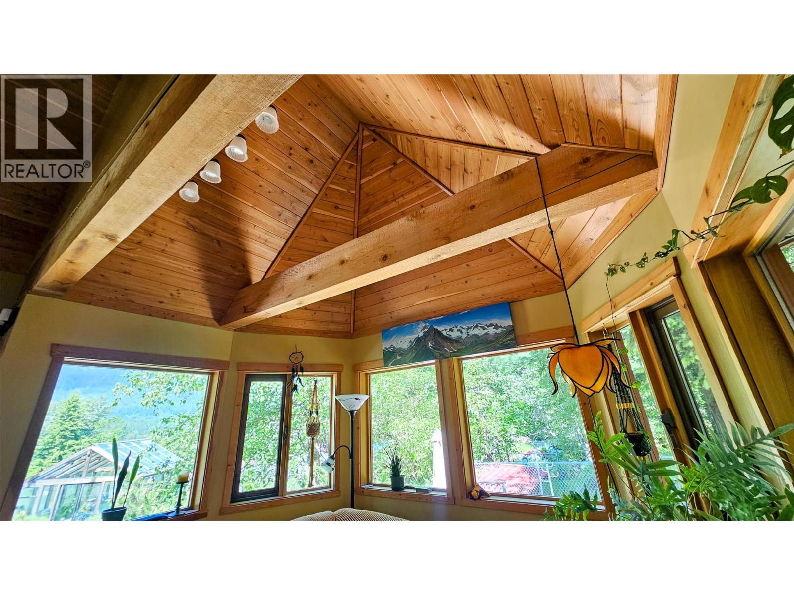 8496 B Procter Road E Property Photo 15