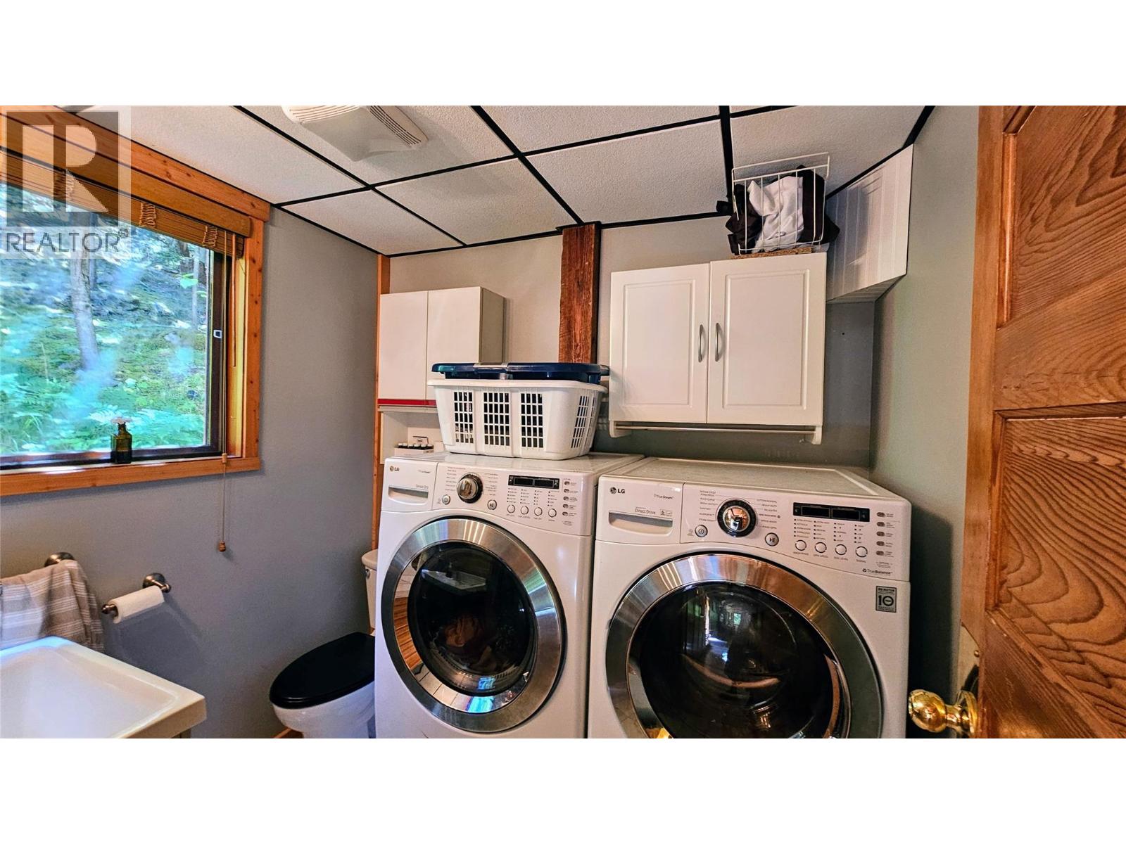 8496 B Procter Road E Property Photo 16