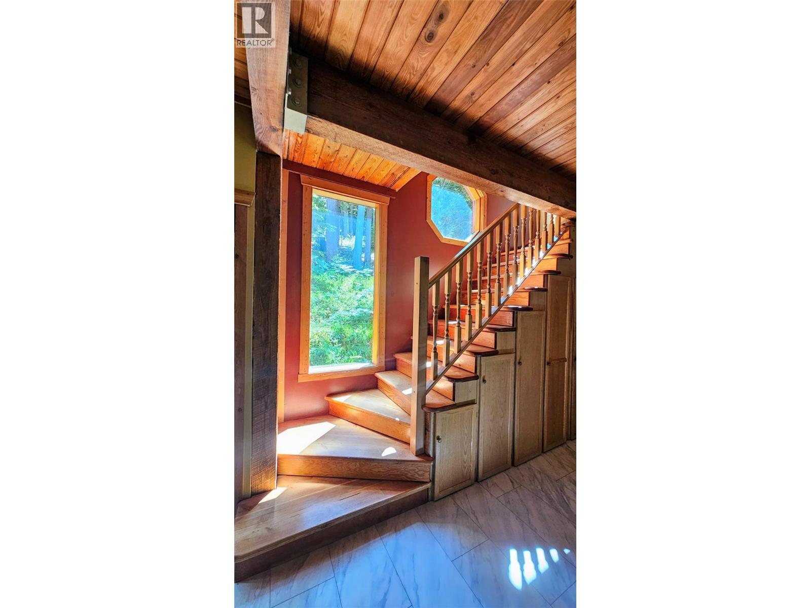 8496 B Procter Road E Property Photo 19