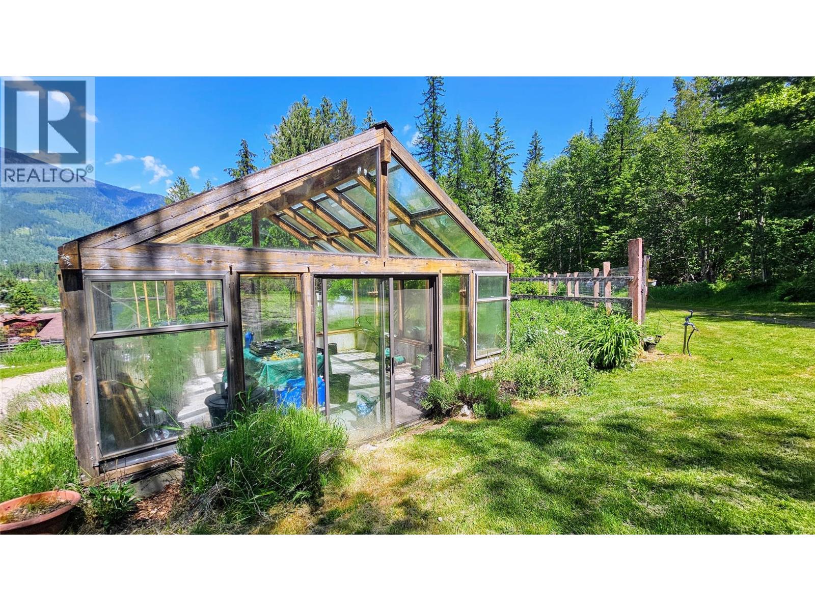 8496 B Procter Road E Property Photo 24