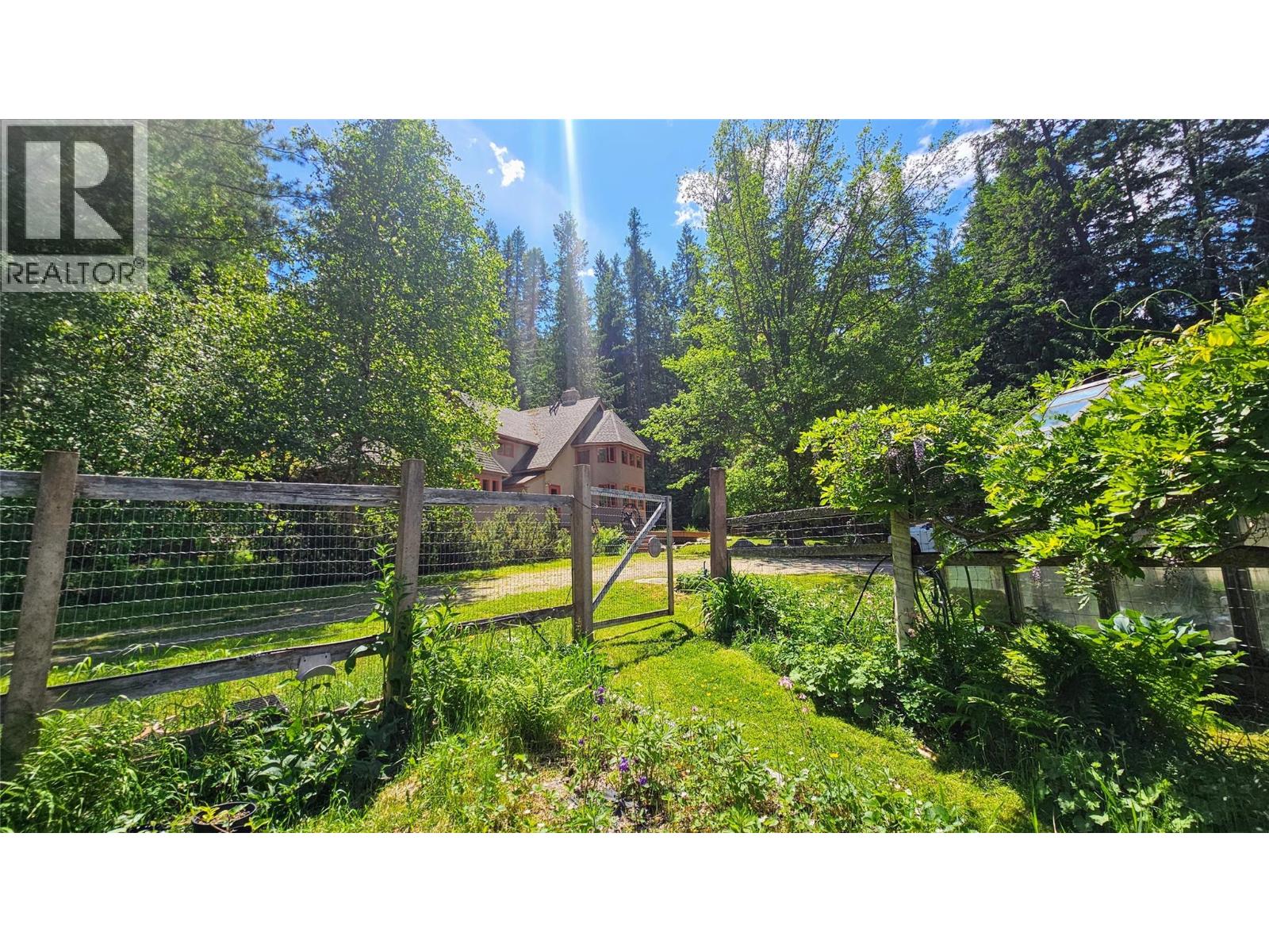8496 B Procter Road E Property Photo 27