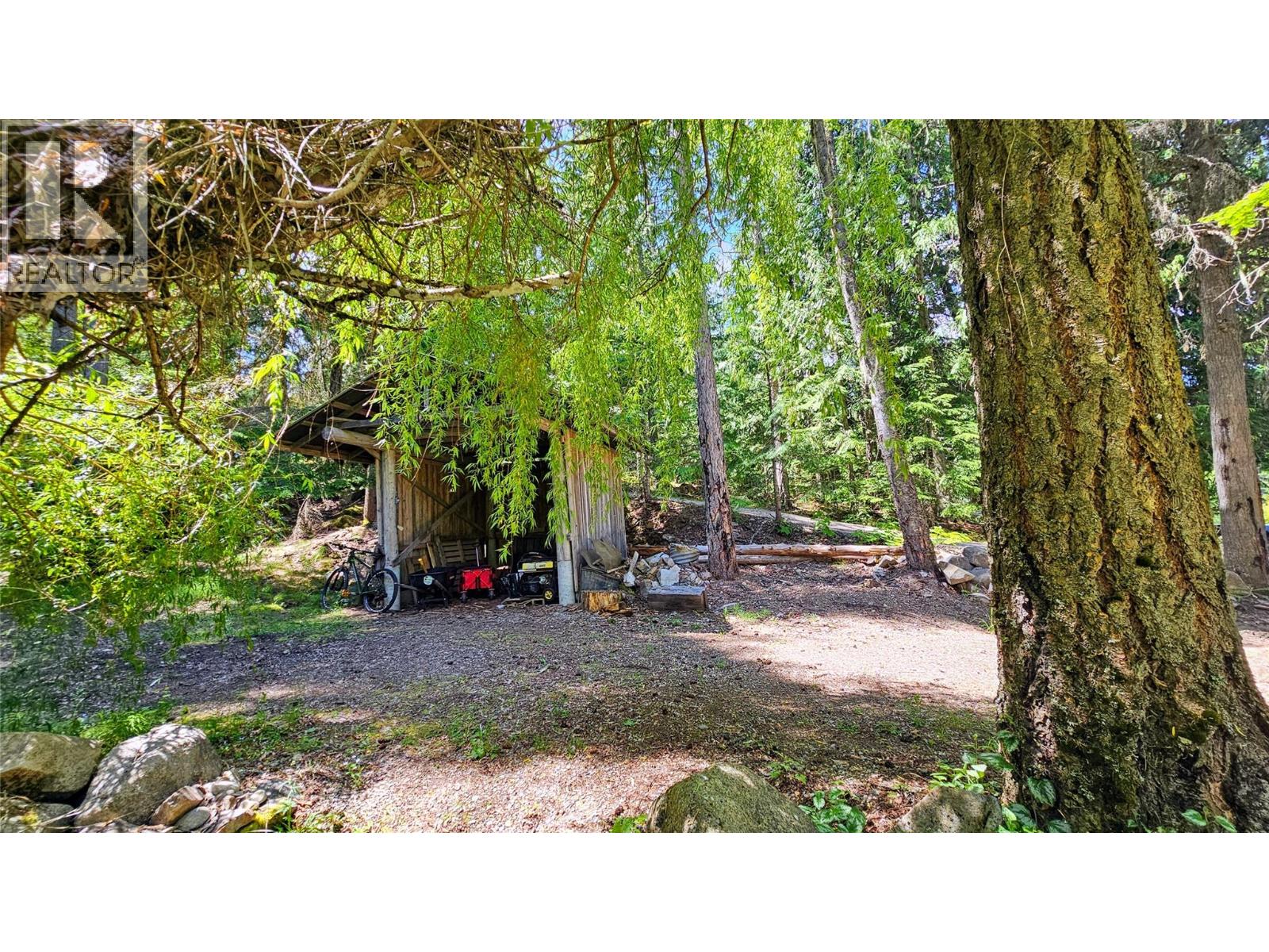 8496 B Procter Road E Property Photo 28