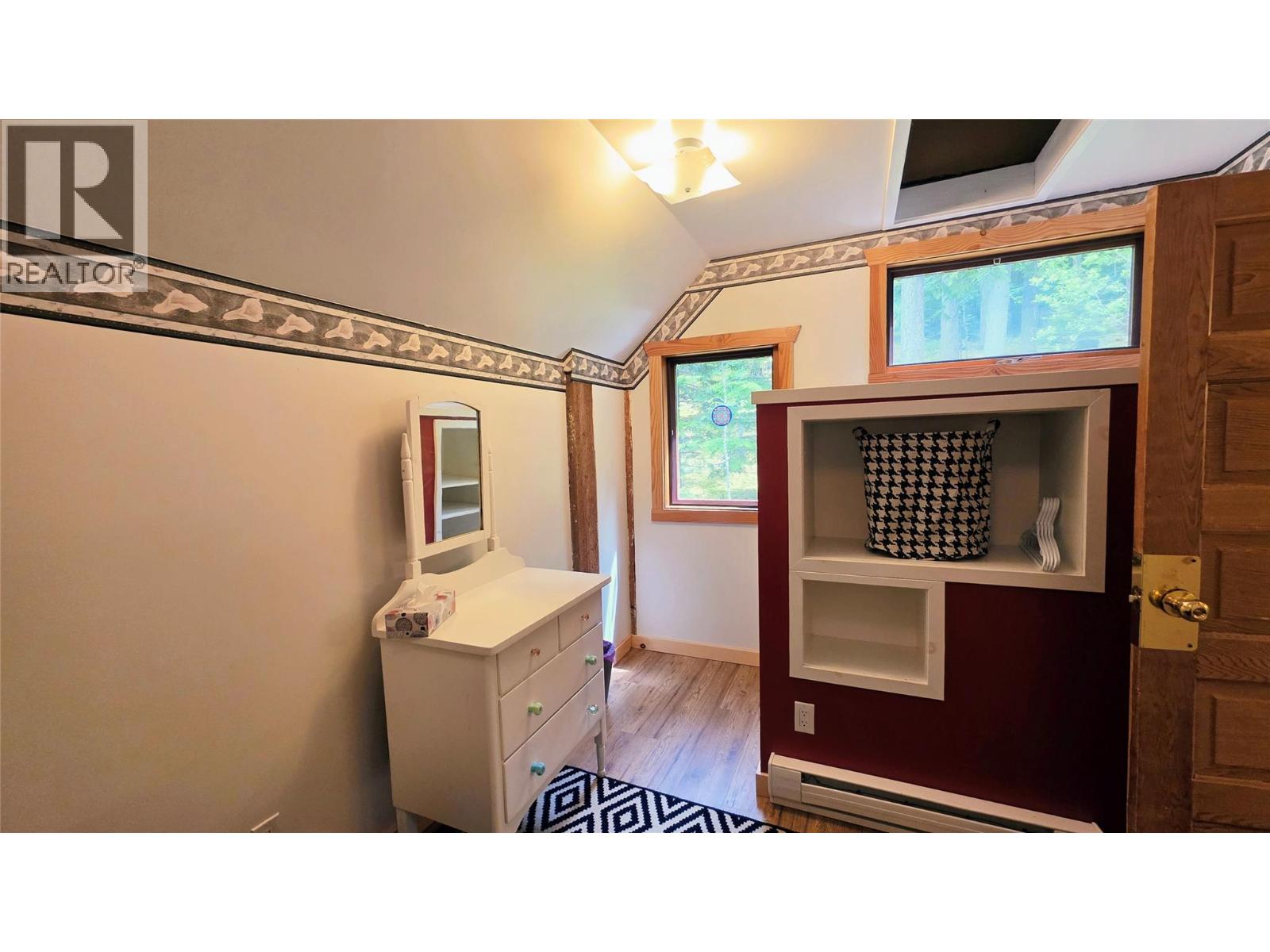 8496 B Procter Road E Property Photo 37