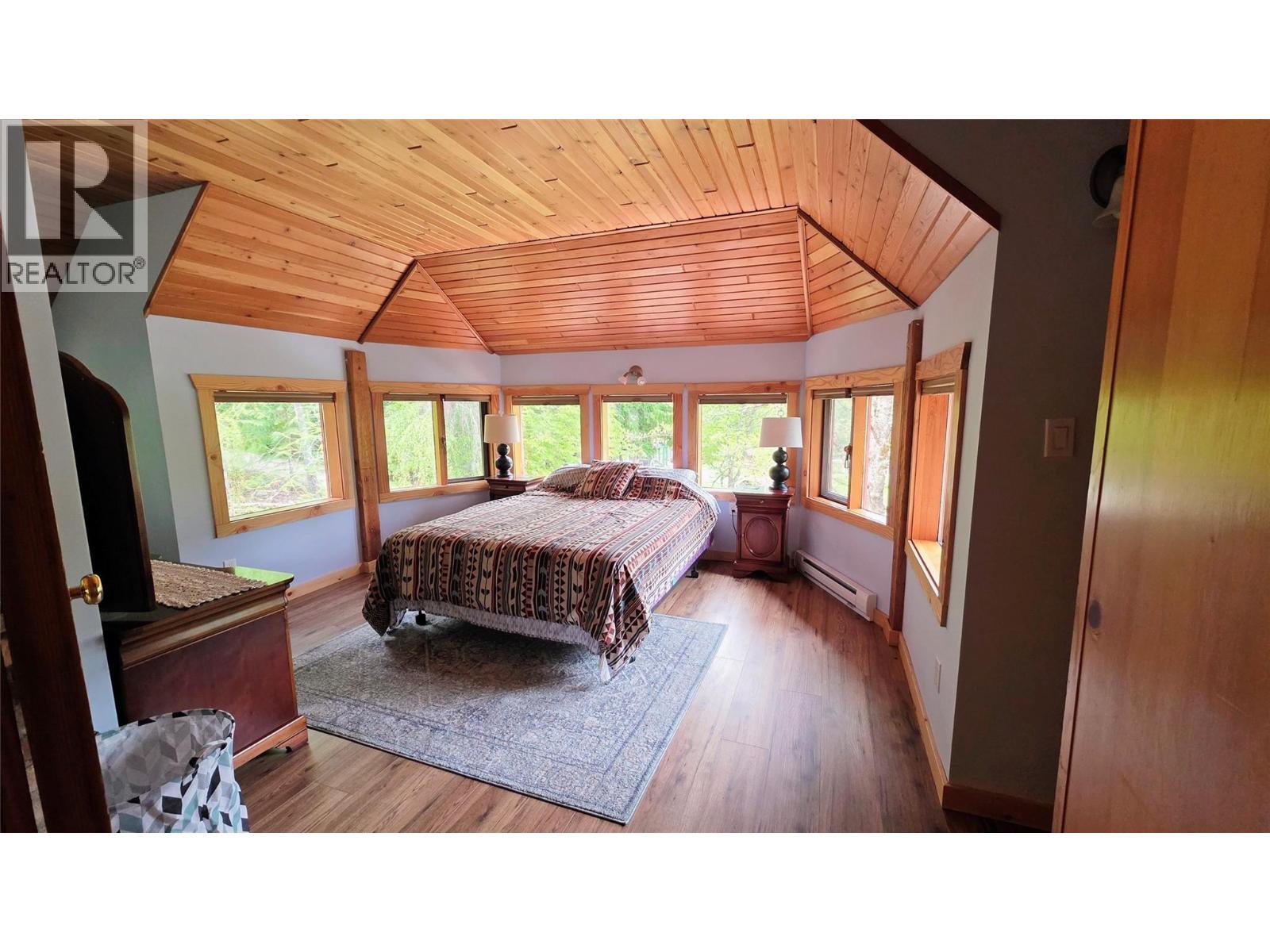 8496 B Procter Road E Property Photo 40
